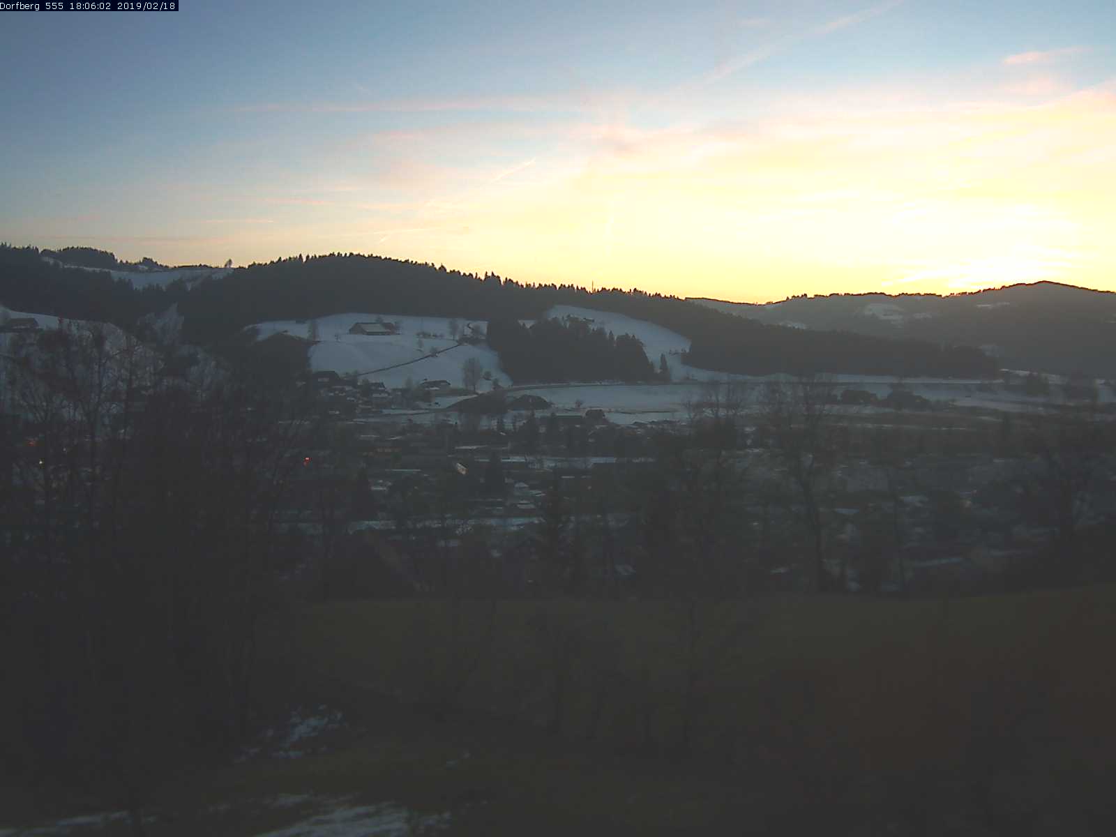 Webcam-Bild: Aussicht vom Dorfberg in Langnau 20190218-180601
