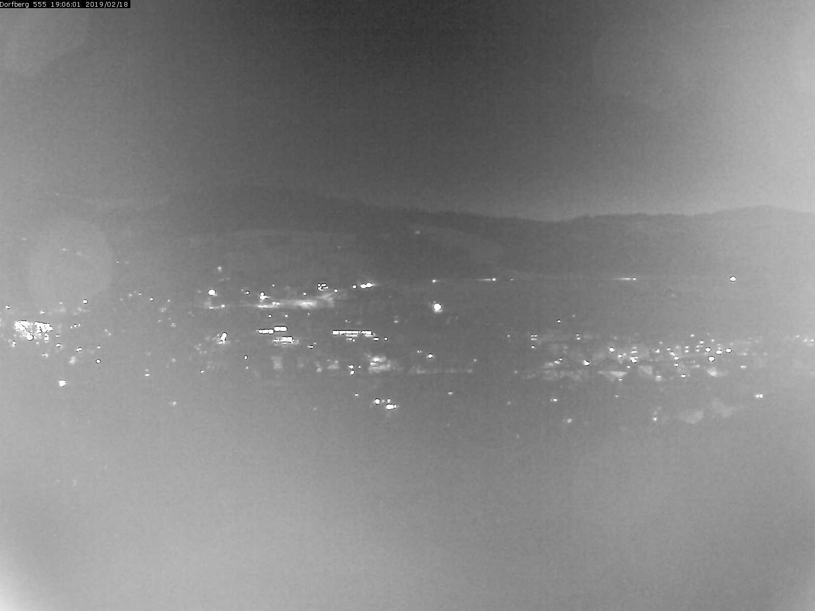 Webcam-Bild: Aussicht vom Dorfberg in Langnau 20190218-190601