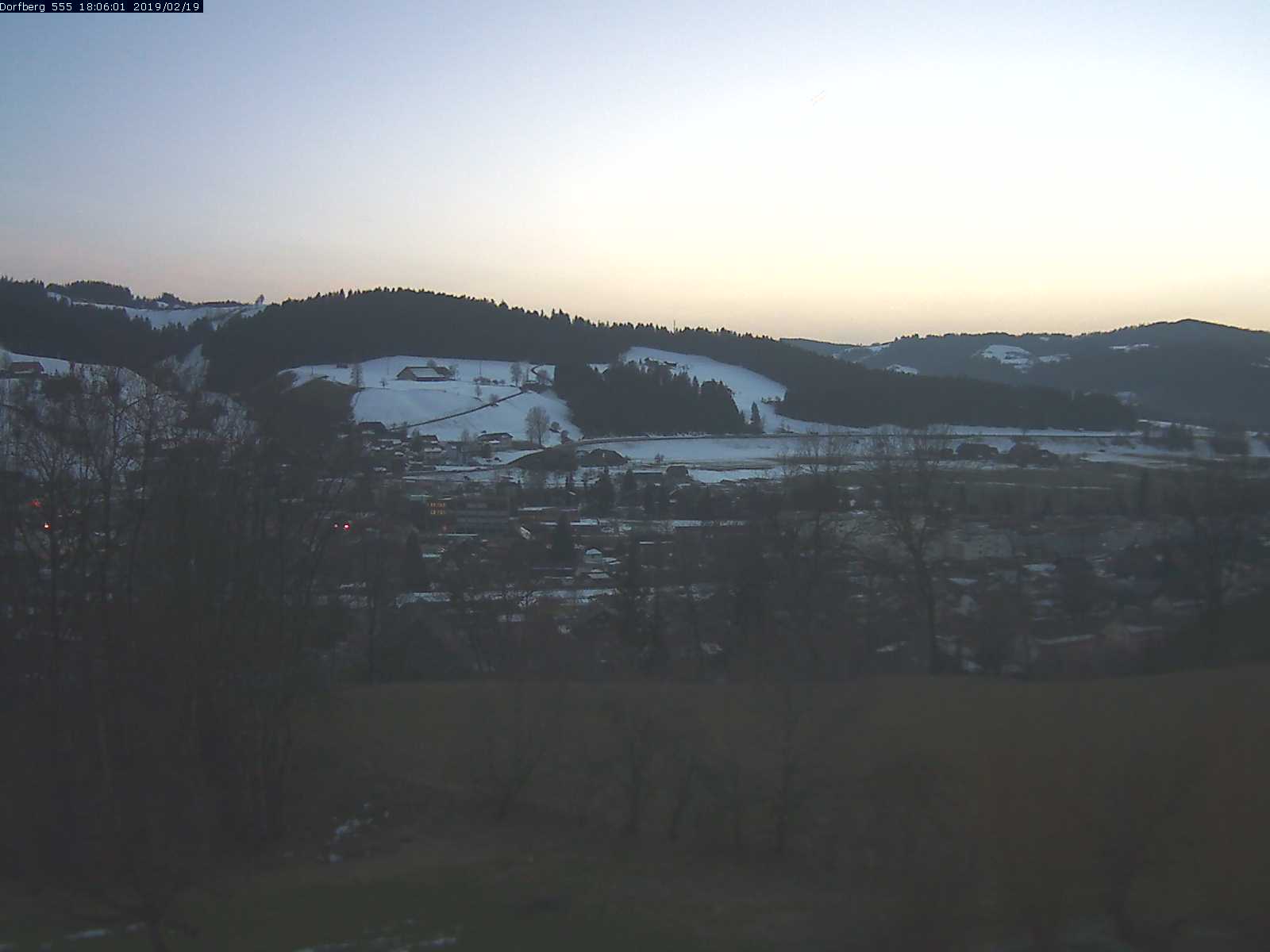 Webcam-Bild: Aussicht vom Dorfberg in Langnau 20190219-180601