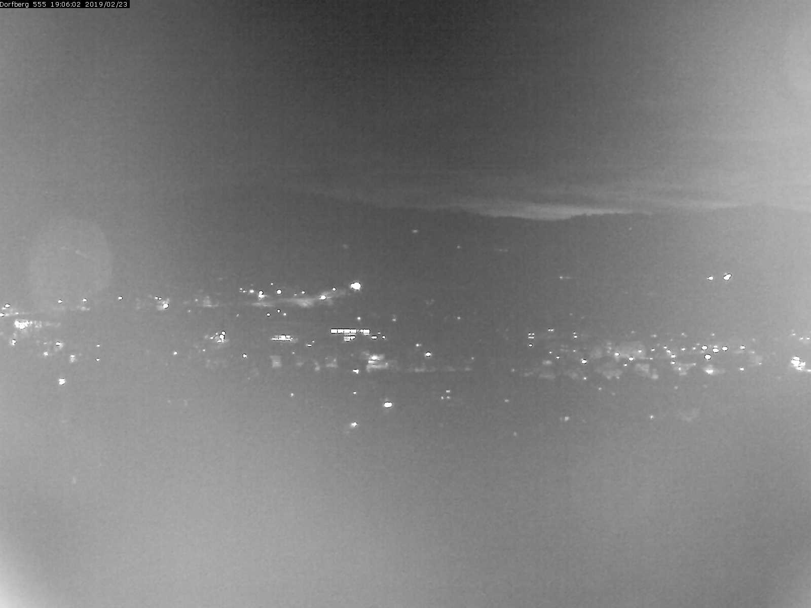 Webcam-Bild: Aussicht vom Dorfberg in Langnau 20190223-190601