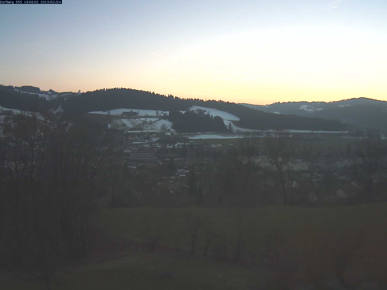 Webcam-Bild: Aussicht vom Dorfberg in Langnau 20190224-180601