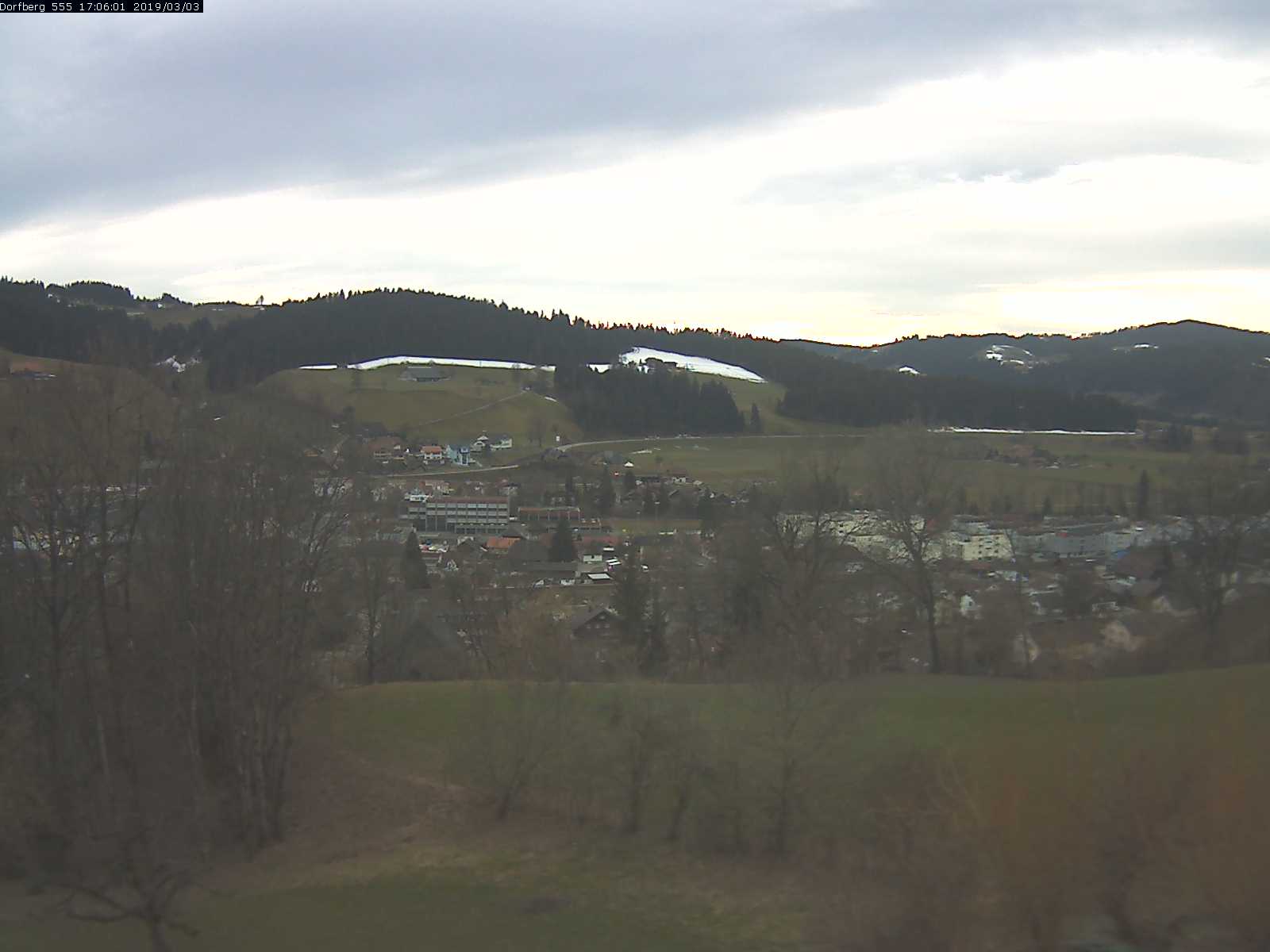 Webcam-Bild: Aussicht vom Dorfberg in Langnau 20190303-170601