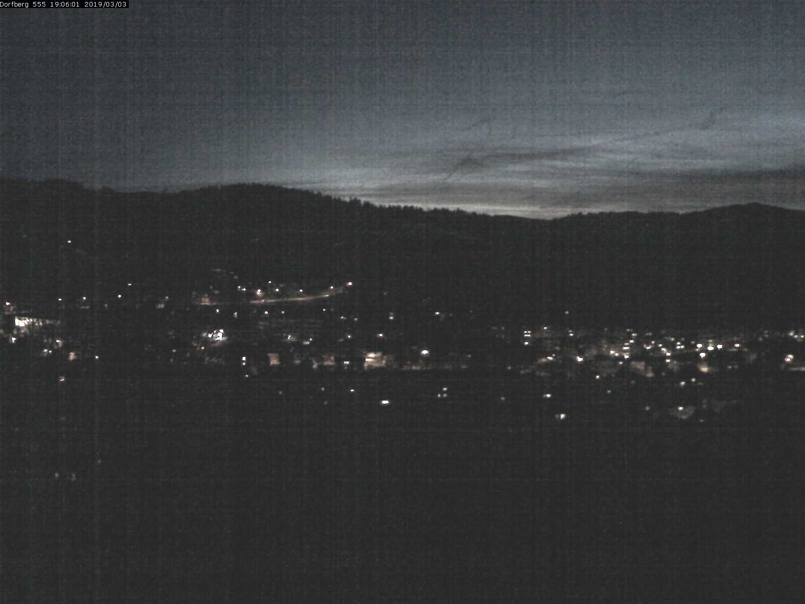 Webcam-Bild: Aussicht vom Dorfberg in Langnau 20190303-190601