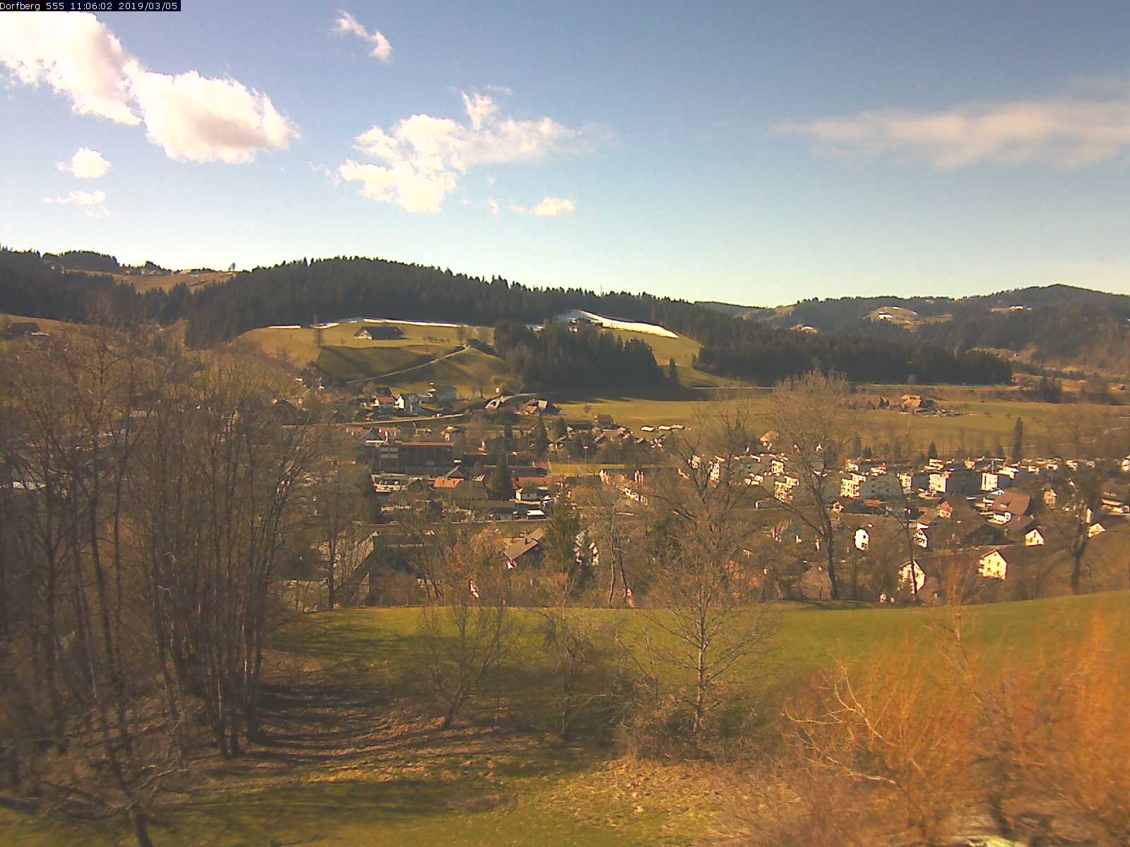 Webcam-Bild: Aussicht vom Dorfberg in Langnau 20190305-110601