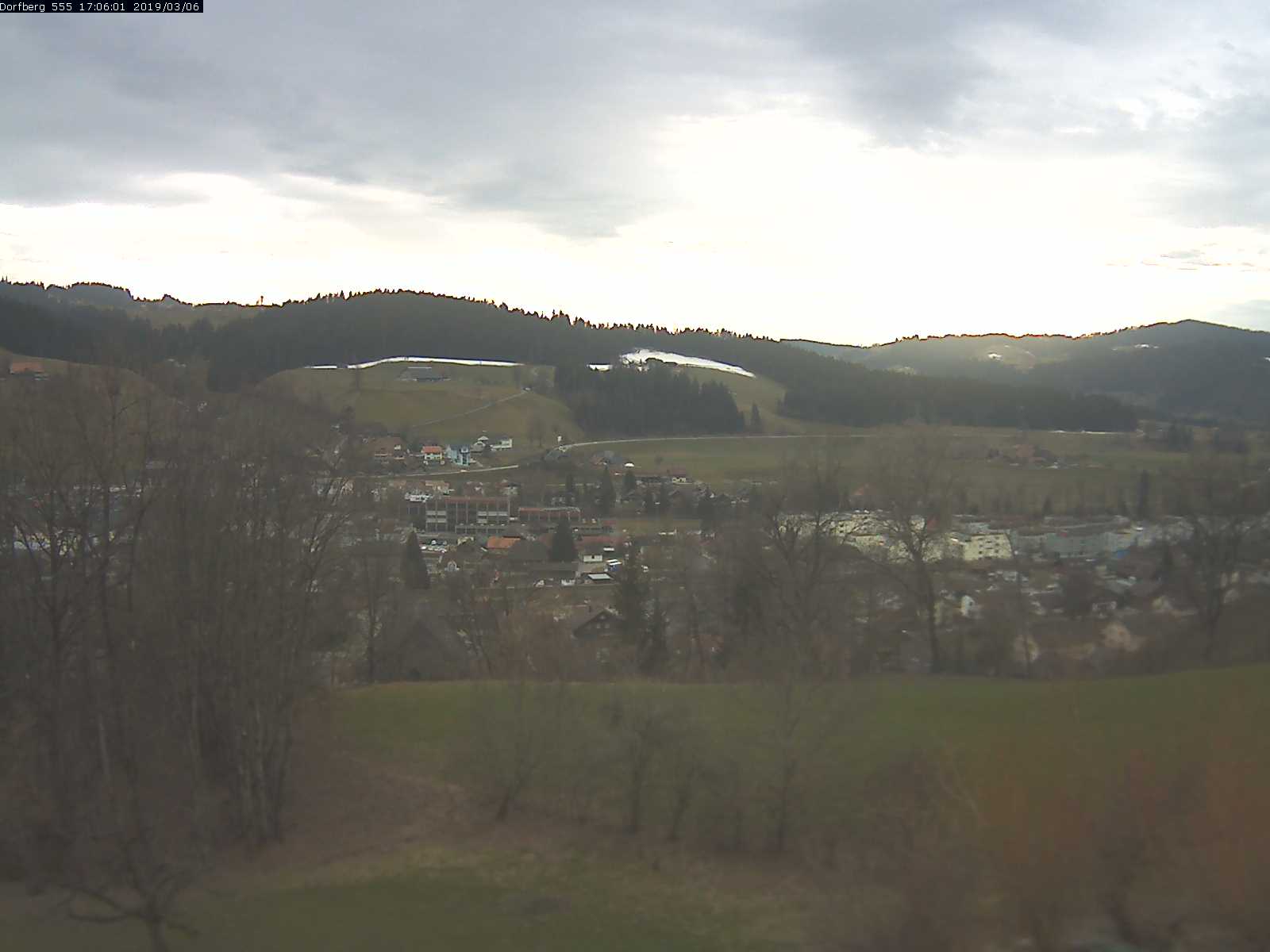Webcam-Bild: Aussicht vom Dorfberg in Langnau 20190306-170601