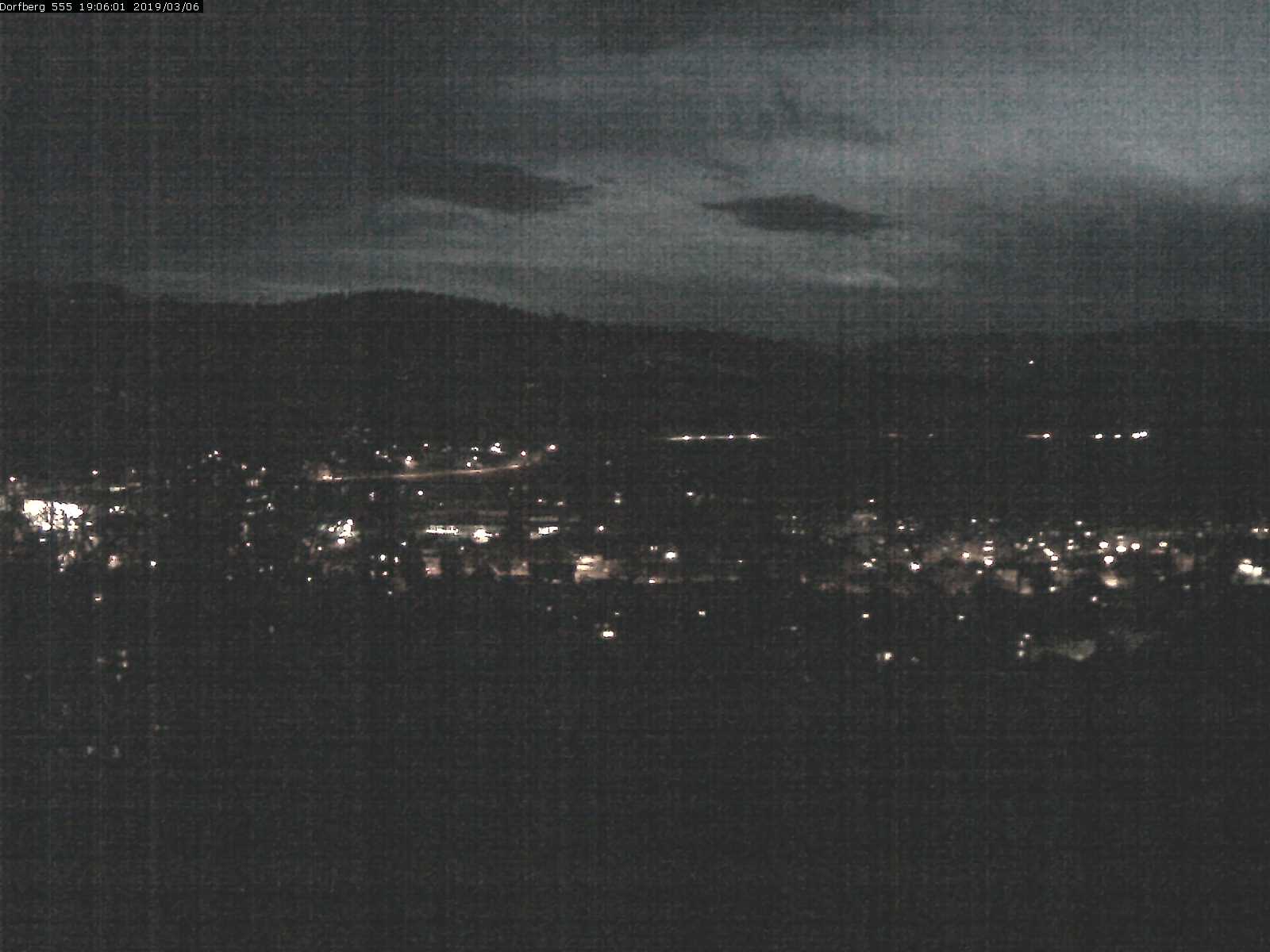 Webcam-Bild: Aussicht vom Dorfberg in Langnau 20190306-190601