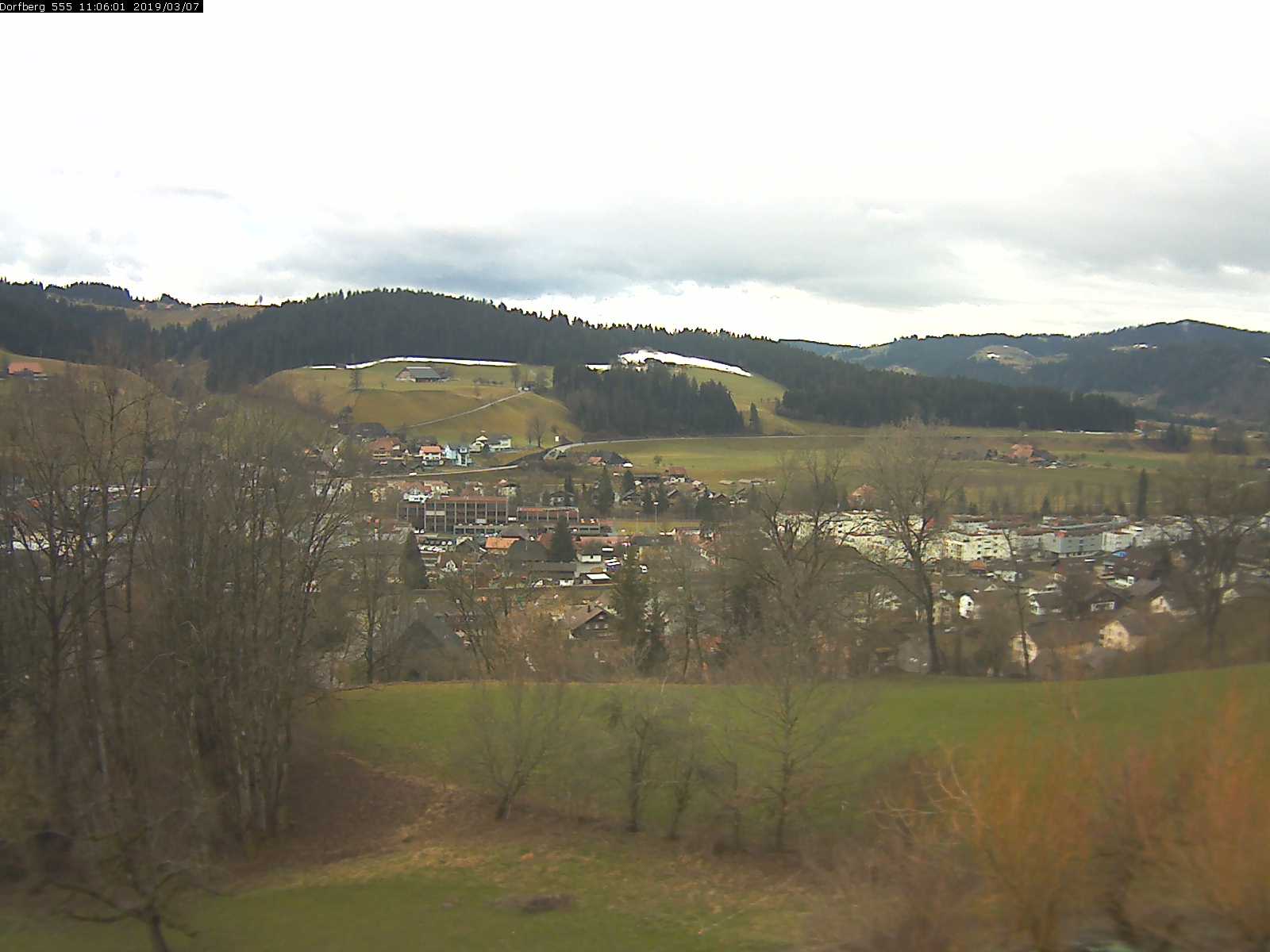 Webcam-Bild: Aussicht vom Dorfberg in Langnau 20190307-110601