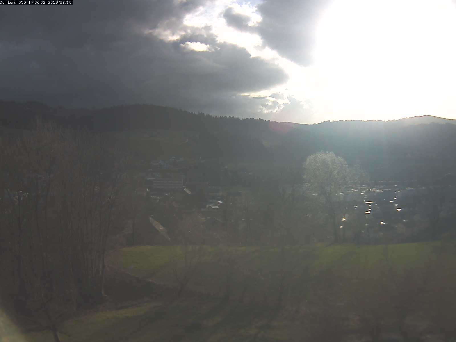 Webcam-Bild: Aussicht vom Dorfberg in Langnau 20190310-170601