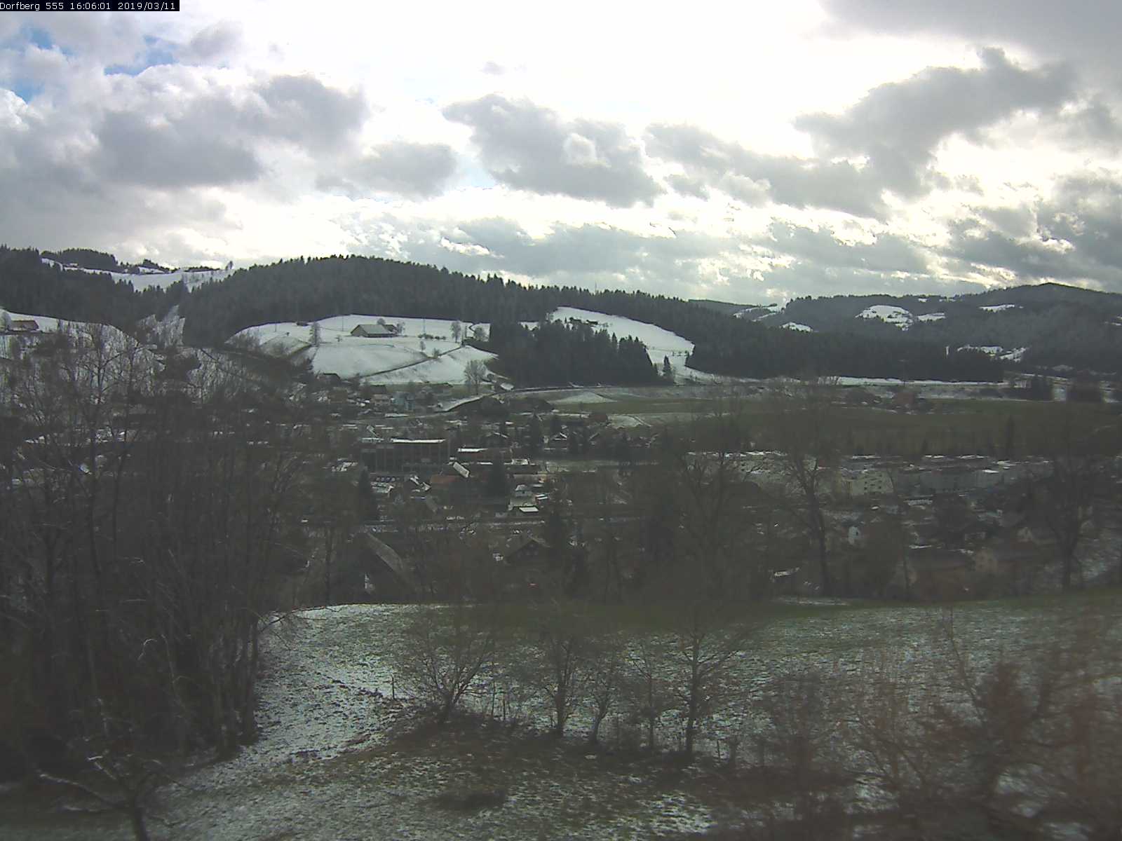 Webcam-Bild: Aussicht vom Dorfberg in Langnau 20190311-160601