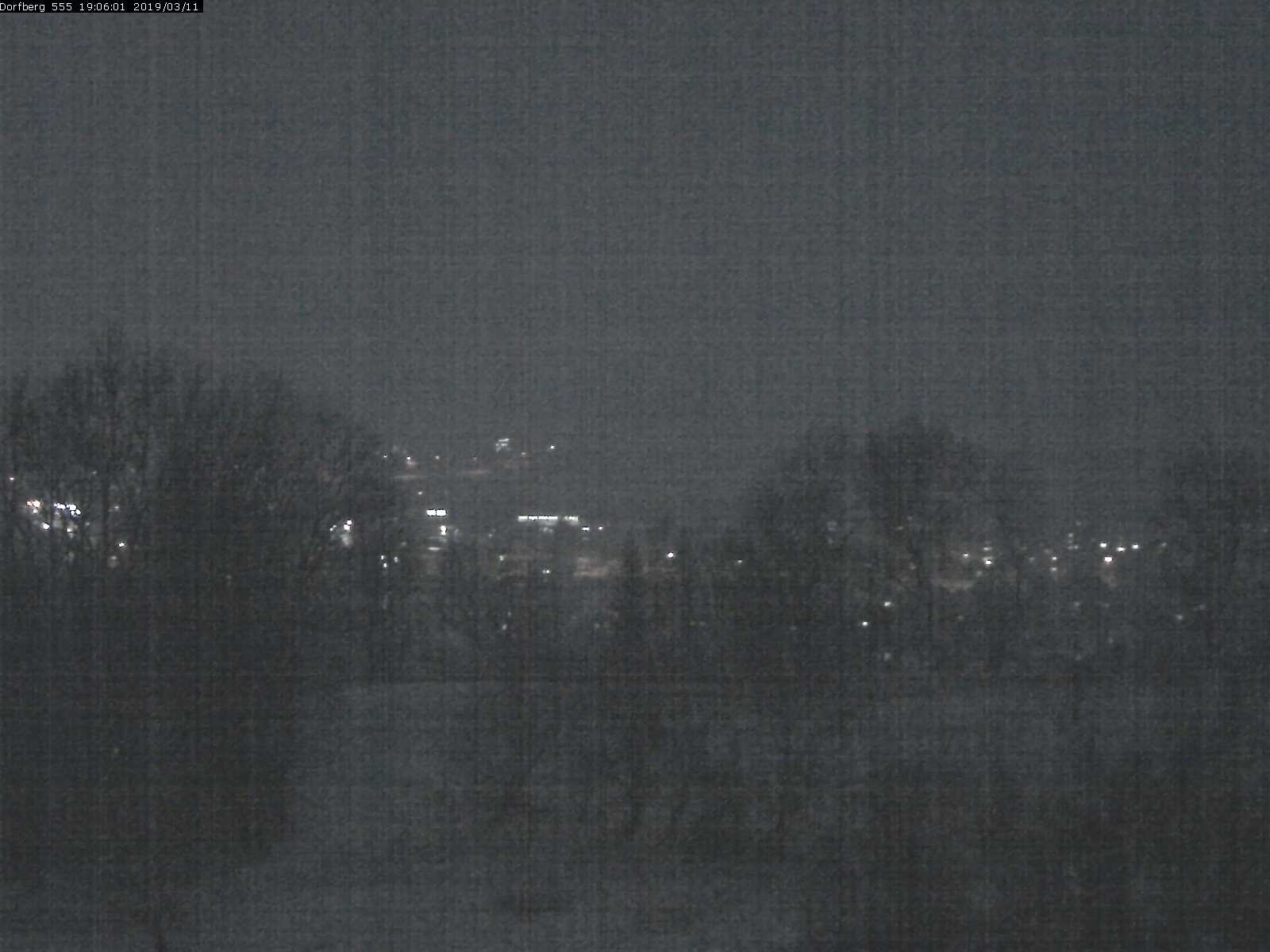 Webcam-Bild: Aussicht vom Dorfberg in Langnau 20190311-190601