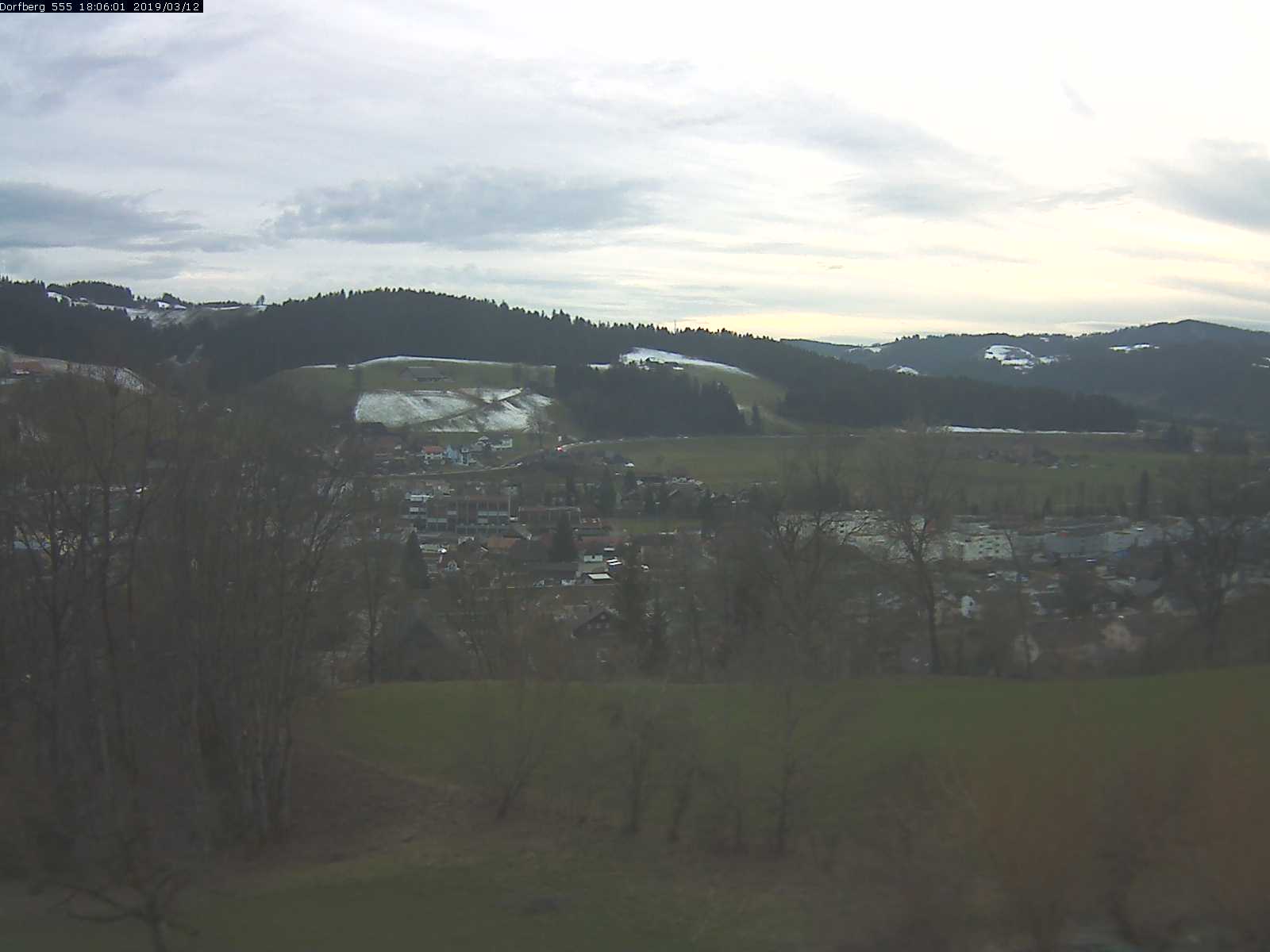 Webcam-Bild: Aussicht vom Dorfberg in Langnau 20190312-180601