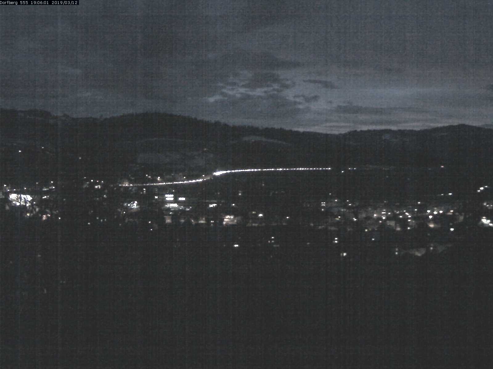 Webcam-Bild: Aussicht vom Dorfberg in Langnau 20190312-190601