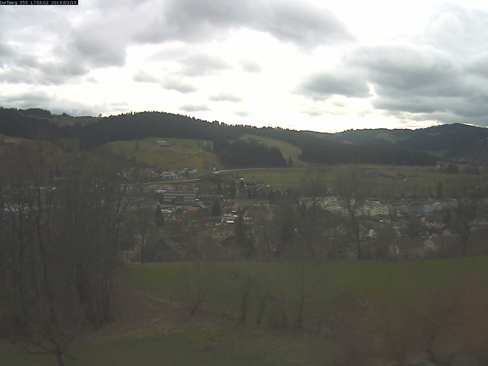 Webcam-Bild: Aussicht vom Dorfberg in Langnau 20190315-170601