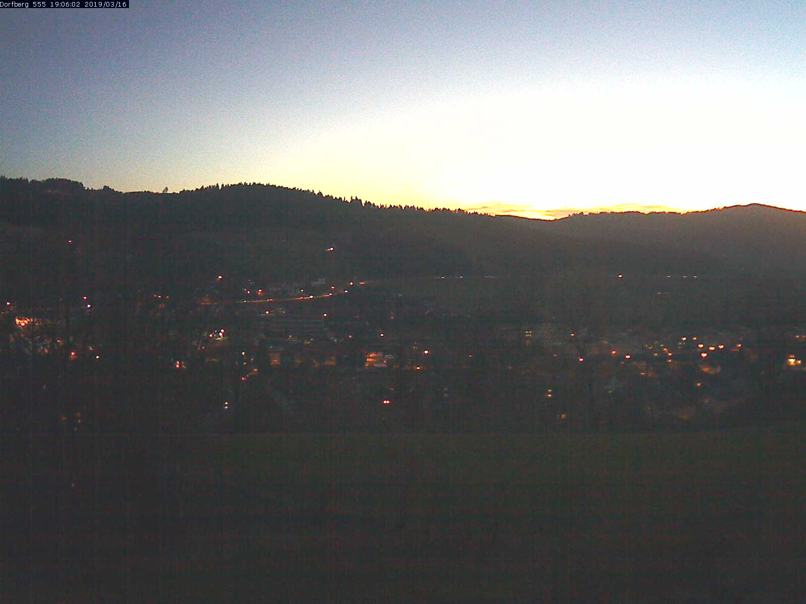 Webcam-Bild: Aussicht vom Dorfberg in Langnau 20190316-190601