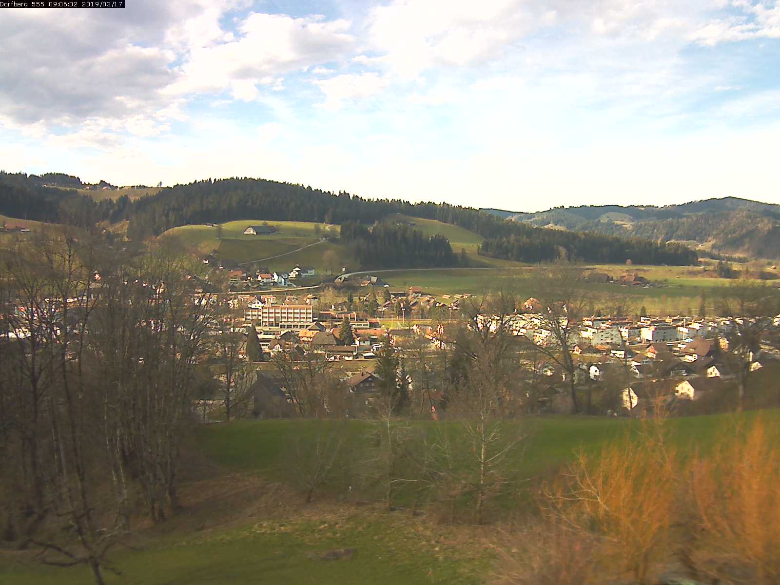 Webcam-Bild: Aussicht vom Dorfberg in Langnau 20190317-090601