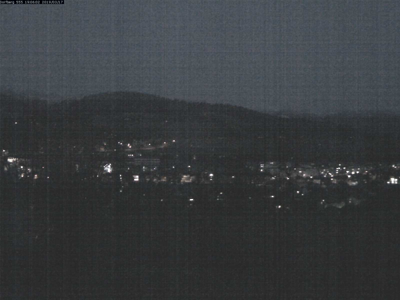 Webcam-Bild: Aussicht vom Dorfberg in Langnau 20190317-190601