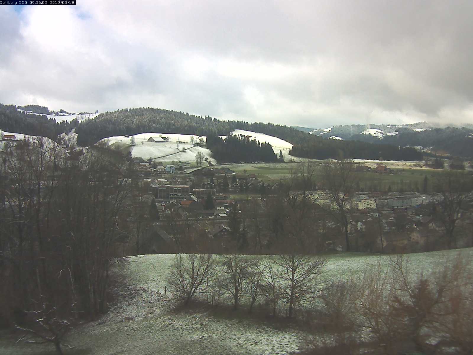 Webcam-Bild: Aussicht vom Dorfberg in Langnau 20190318-090601