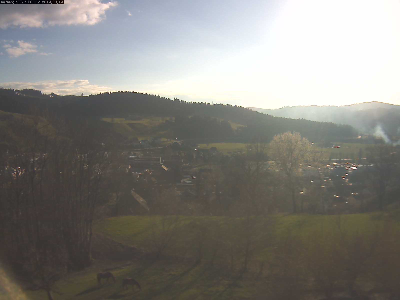 Webcam-Bild: Aussicht vom Dorfberg in Langnau 20190319-170601