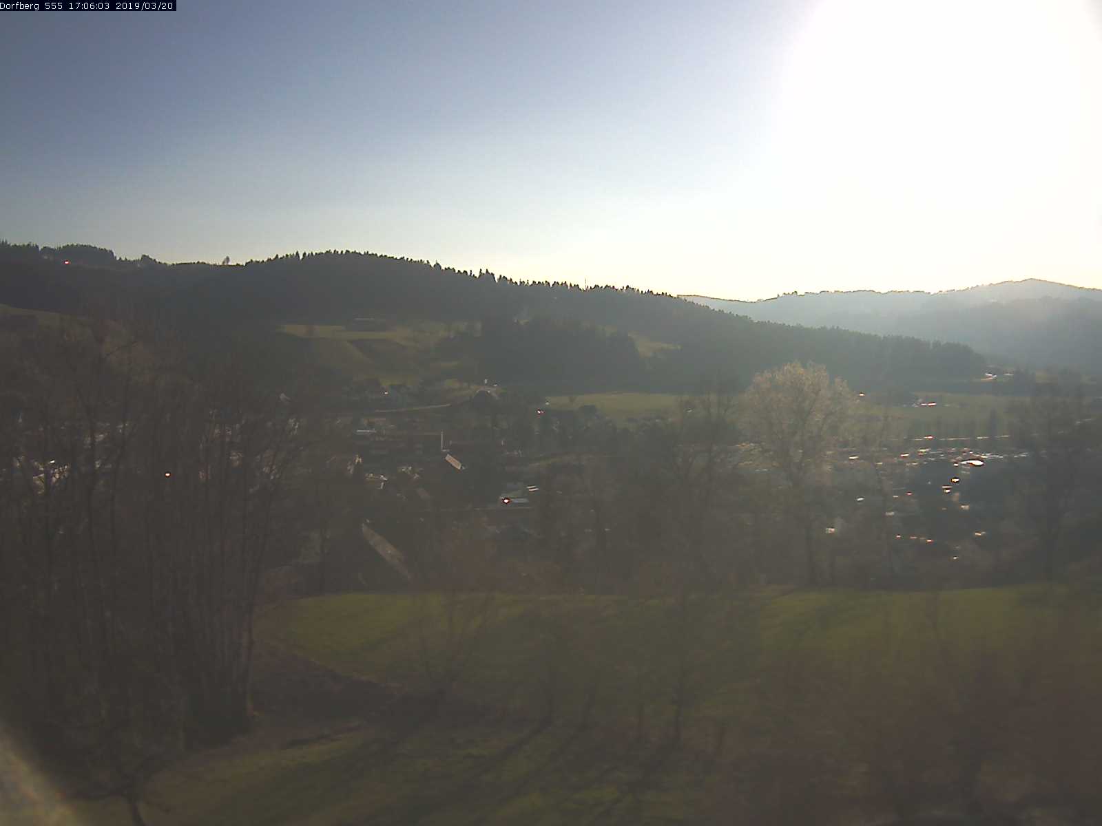 Webcam-Bild: Aussicht vom Dorfberg in Langnau 20190320-170601
