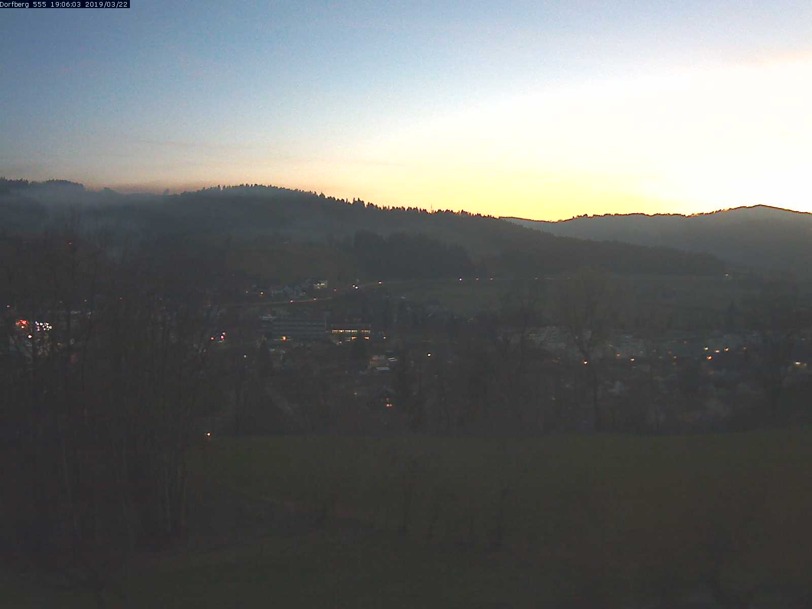 Webcam-Bild: Aussicht vom Dorfberg in Langnau 20190322-190601