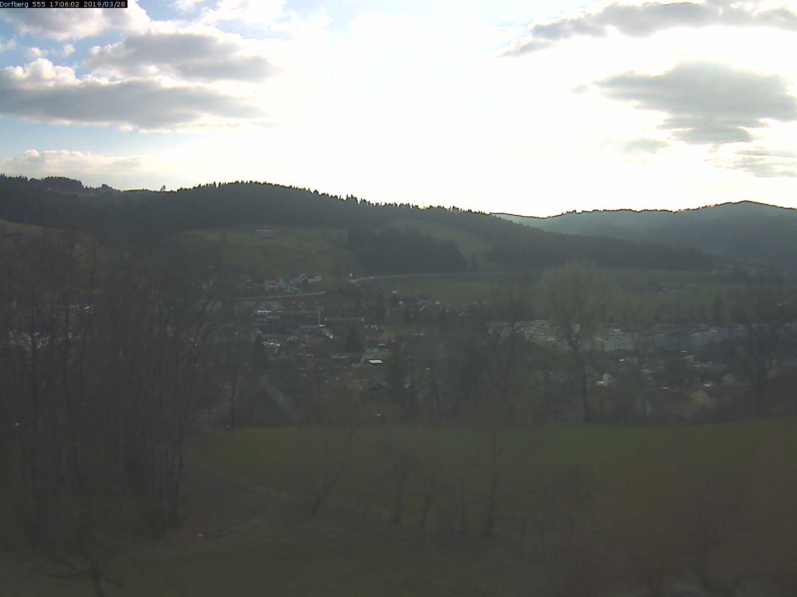 Webcam-Bild: Aussicht vom Dorfberg in Langnau 20190328-170601