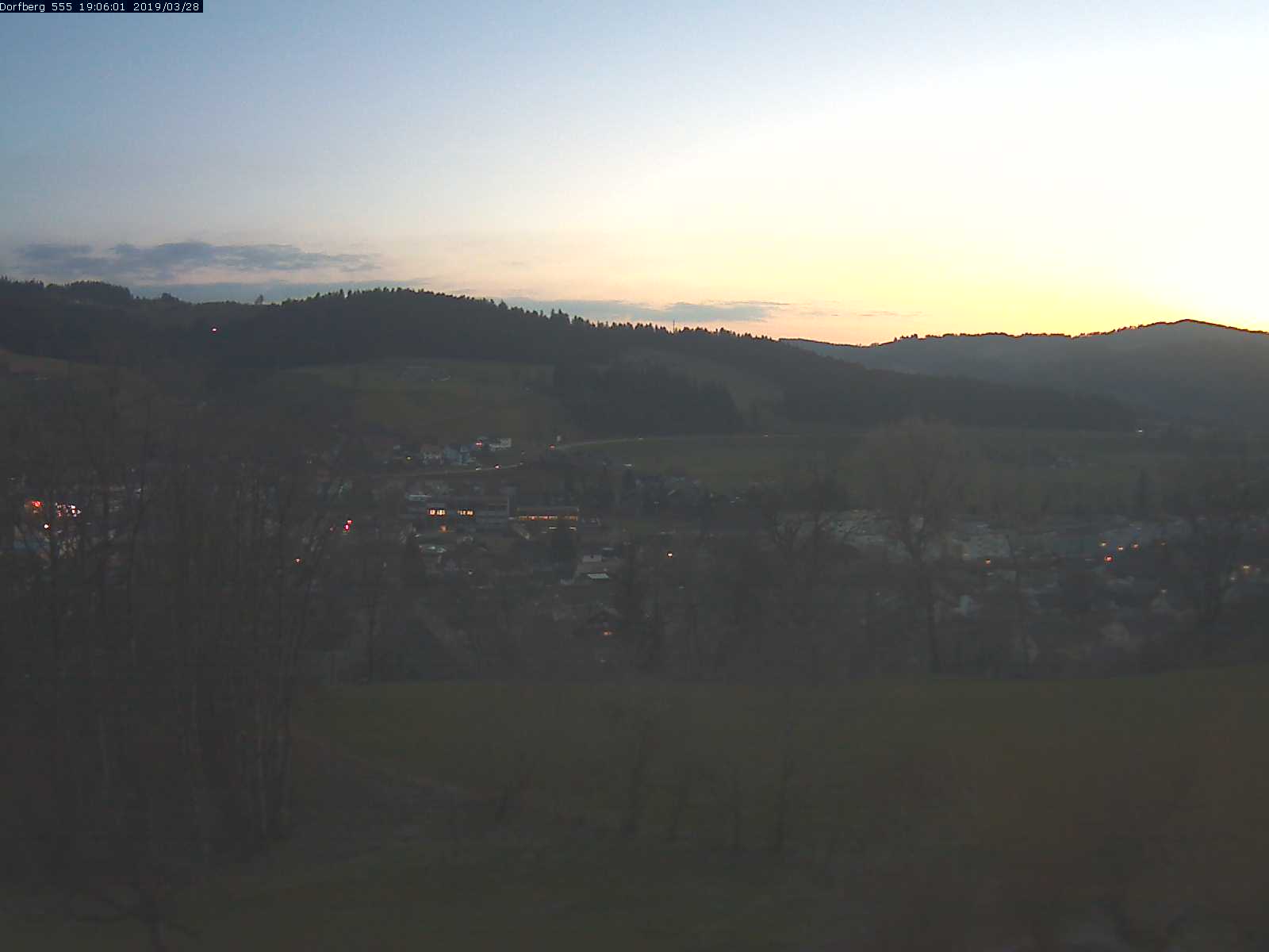 Webcam-Bild: Aussicht vom Dorfberg in Langnau 20190328-190601