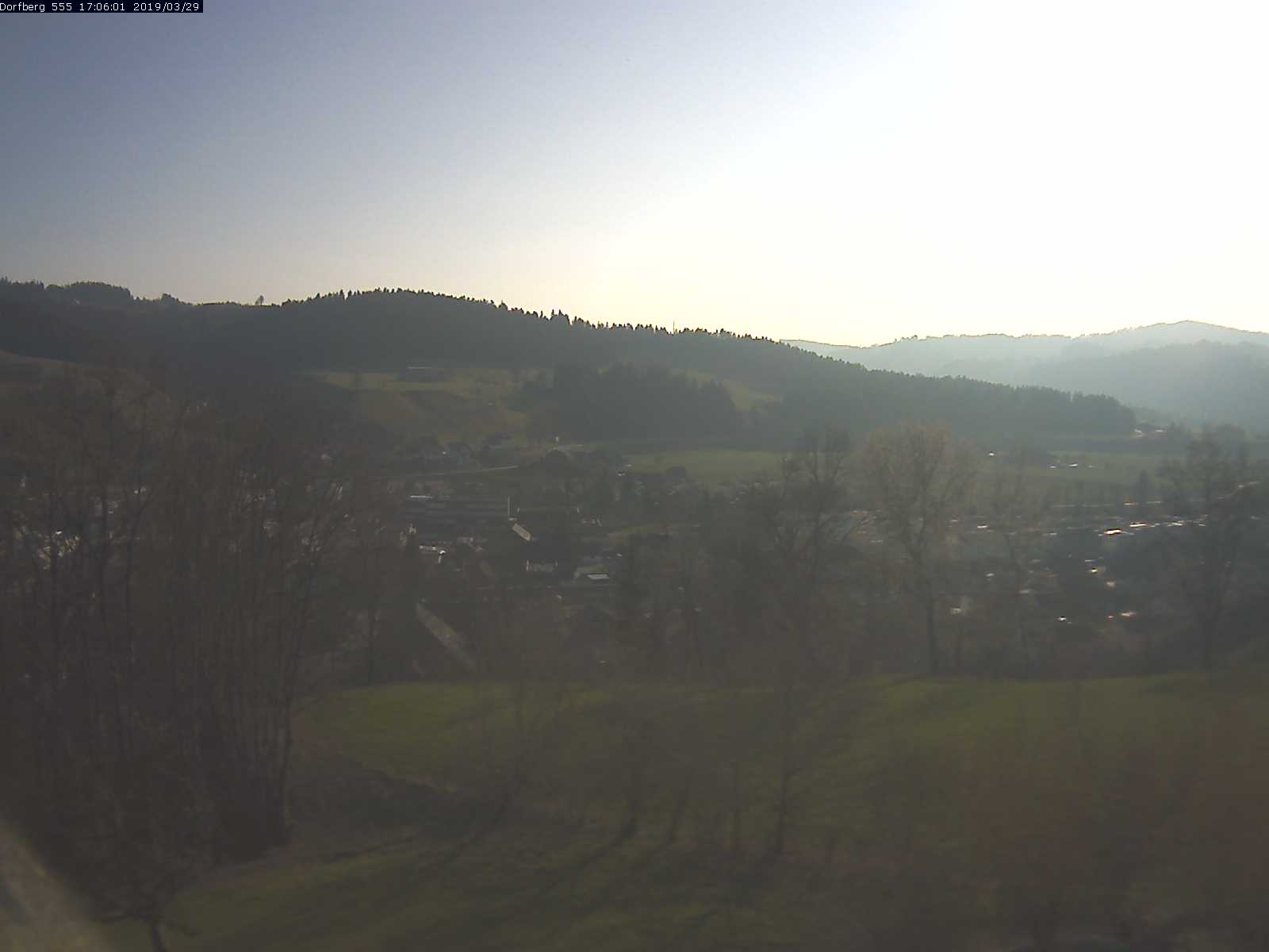 Webcam-Bild: Aussicht vom Dorfberg in Langnau 20190329-170601