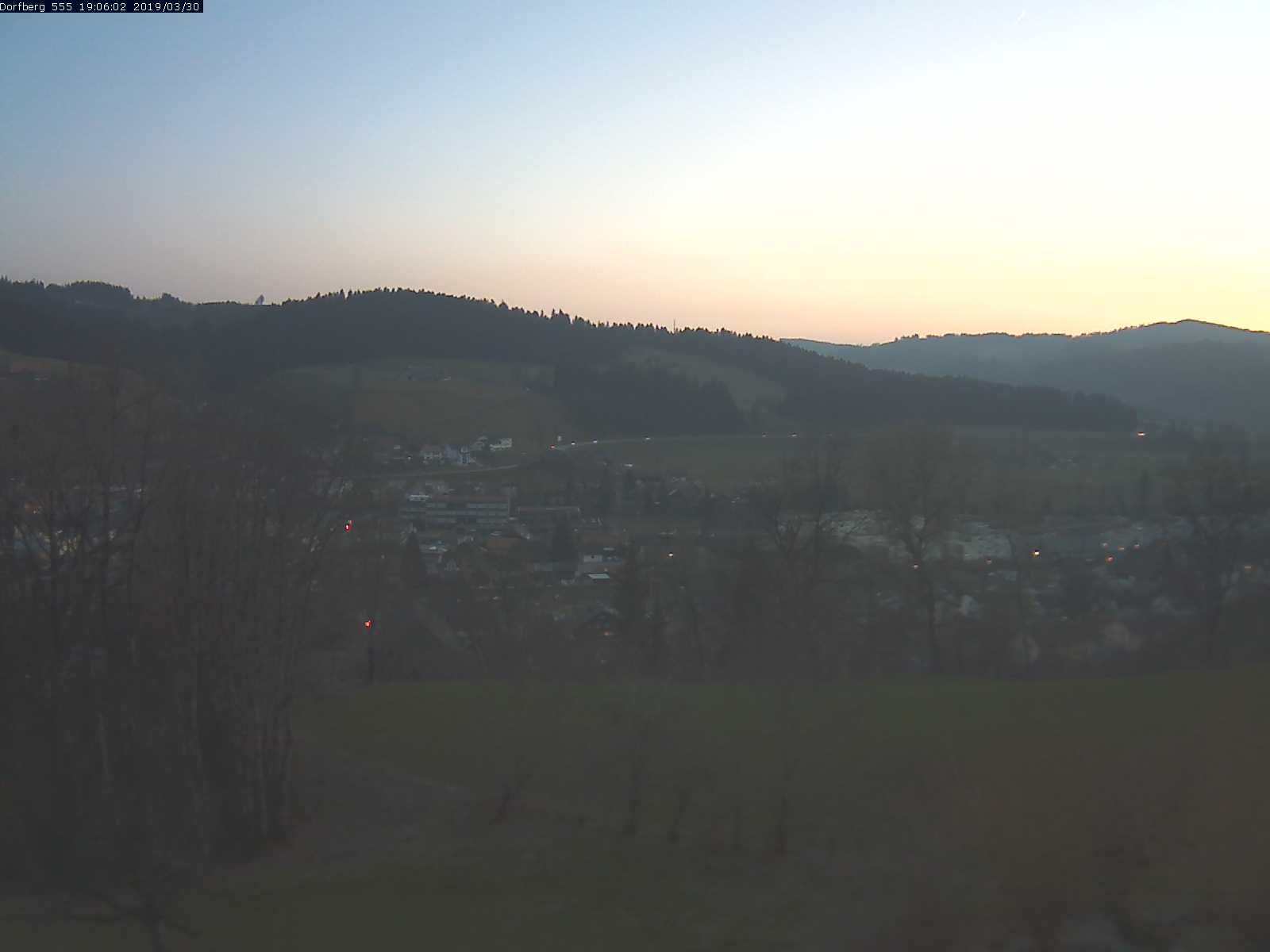 Webcam-Bild: Aussicht vom Dorfberg in Langnau 20190330-190601