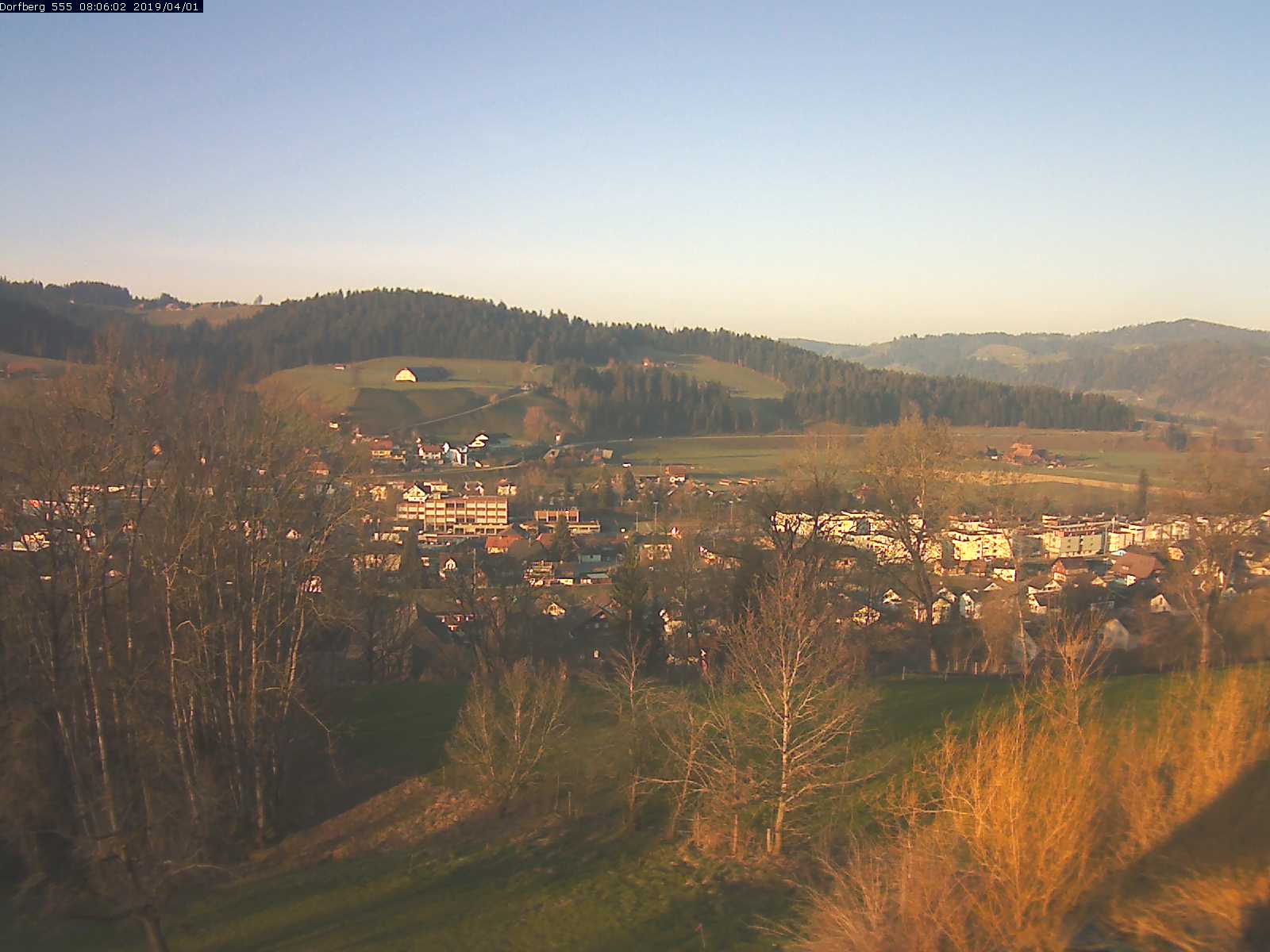 Webcam-Bild: Aussicht vom Dorfberg in Langnau 20190401-080601