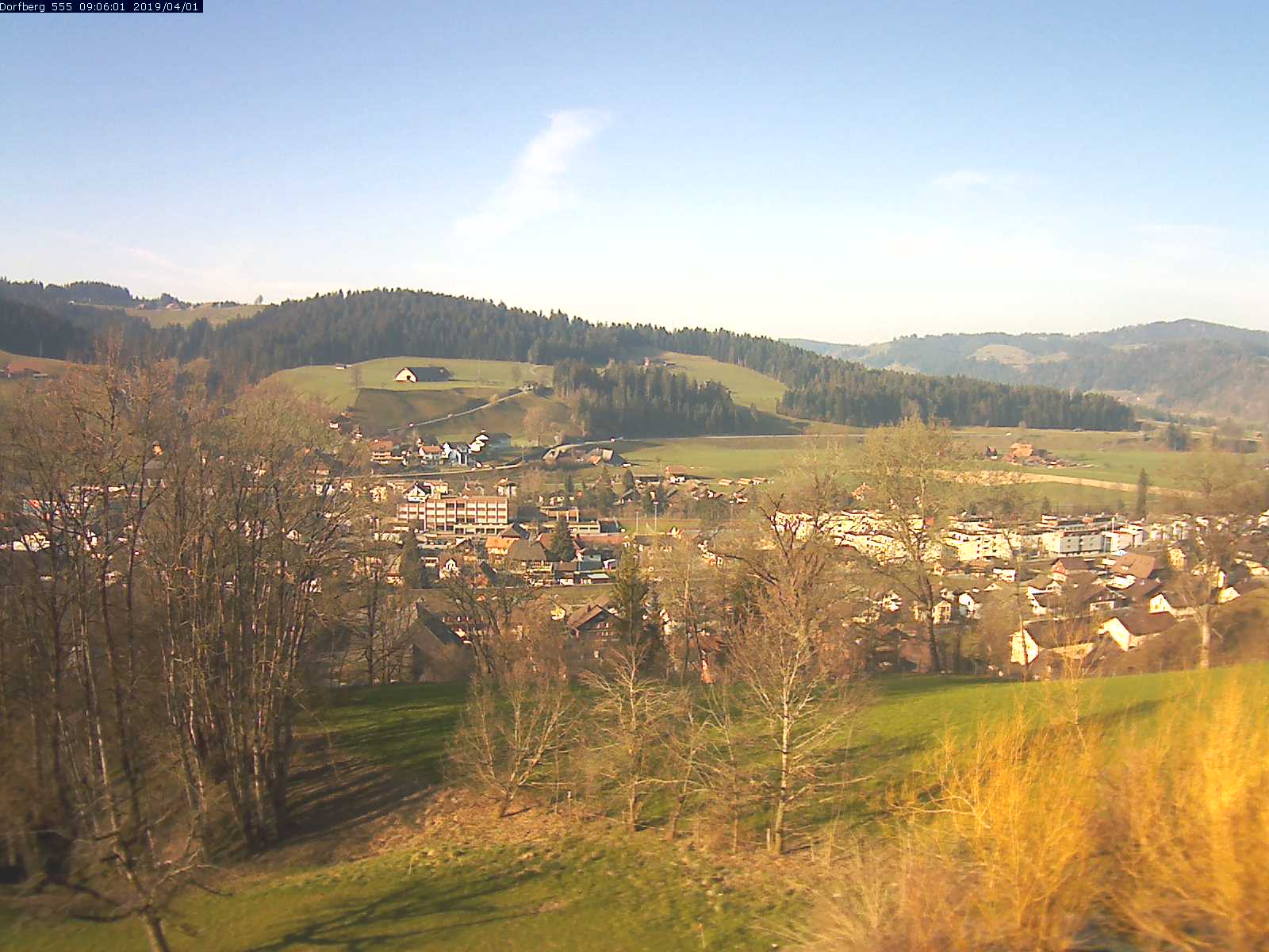 Webcam-Bild: Aussicht vom Dorfberg in Langnau 20190401-090601
