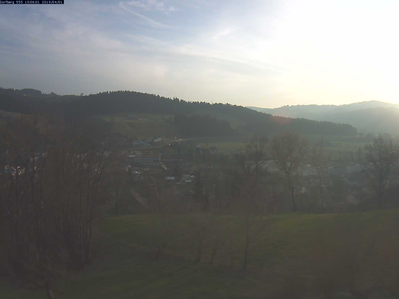 Webcam-Bild: Aussicht vom Dorfberg in Langnau 20190401-190601