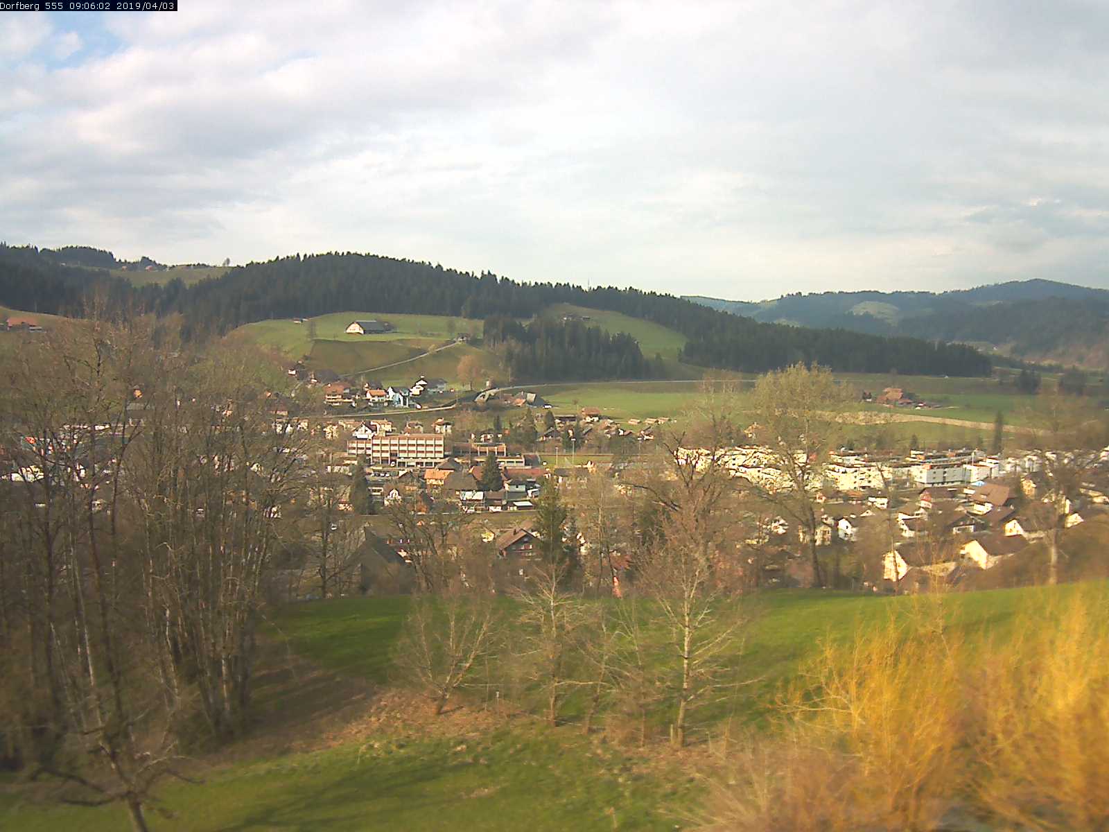 Webcam-Bild: Aussicht vom Dorfberg in Langnau 20190403-090601