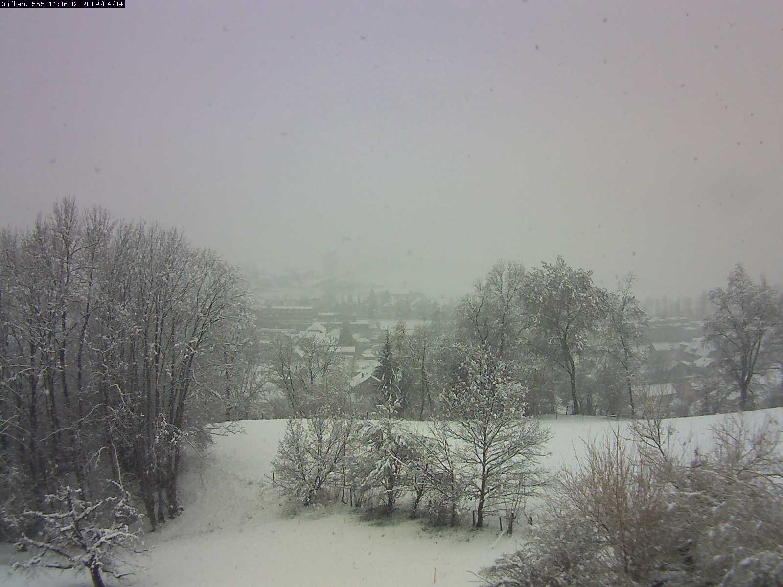 Webcam-Bild: Aussicht vom Dorfberg in Langnau 20190404-110601