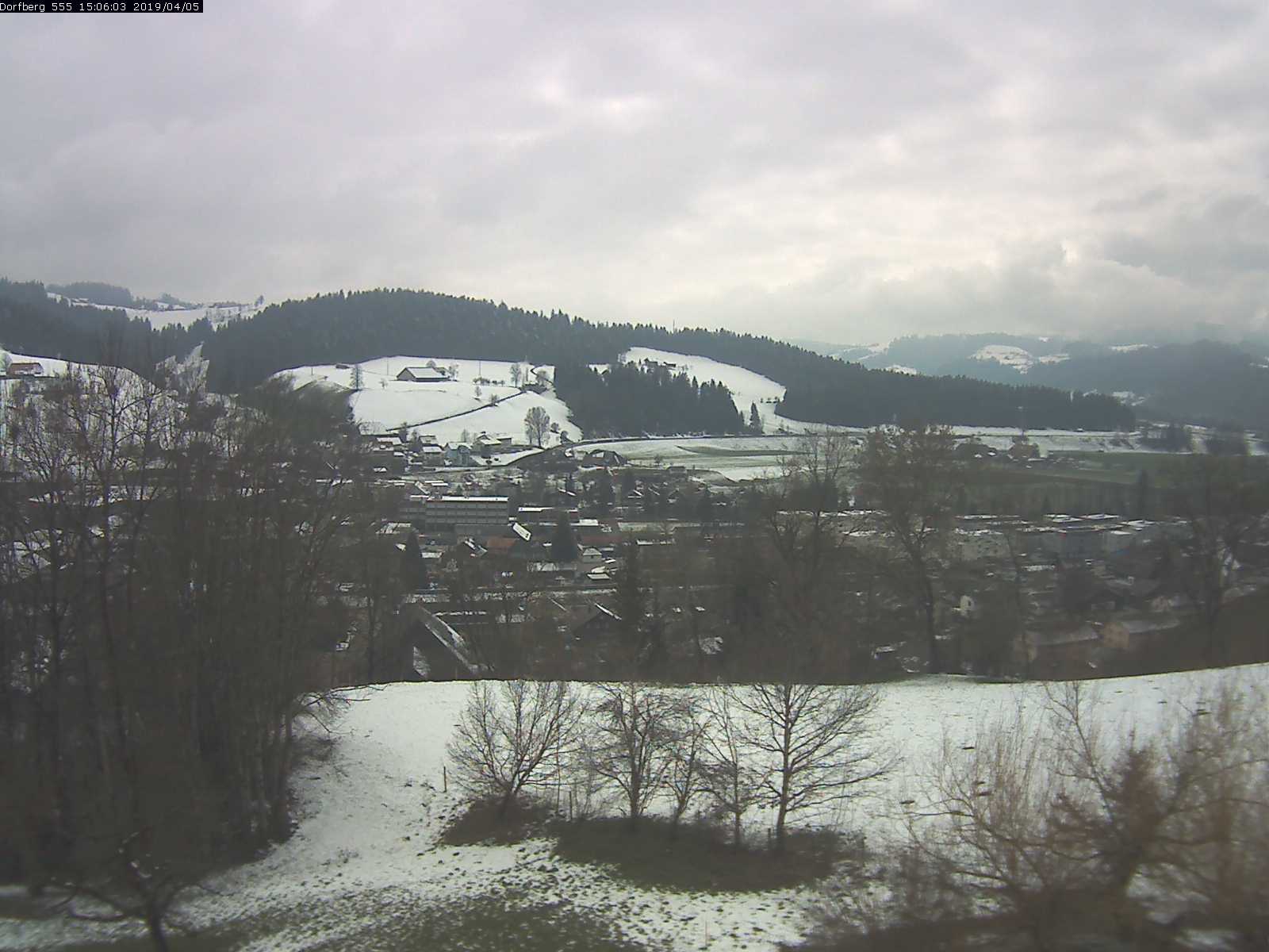 Webcam-Bild: Aussicht vom Dorfberg in Langnau 20190405-150601
