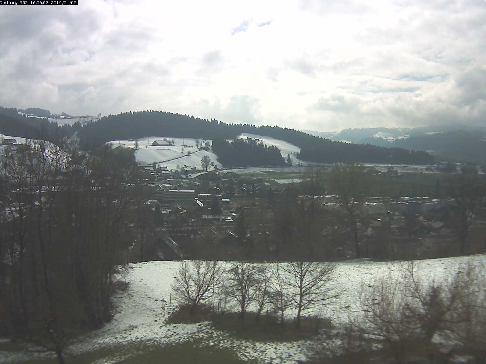 Webcam-Bild: Aussicht vom Dorfberg in Langnau 20190405-160601