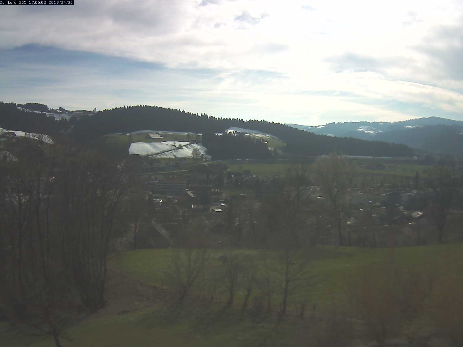 Webcam-Bild: Aussicht vom Dorfberg in Langnau 20190406-170601