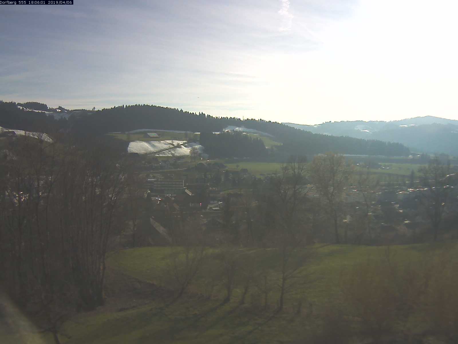 Webcam-Bild: Aussicht vom Dorfberg in Langnau 20190406-180601