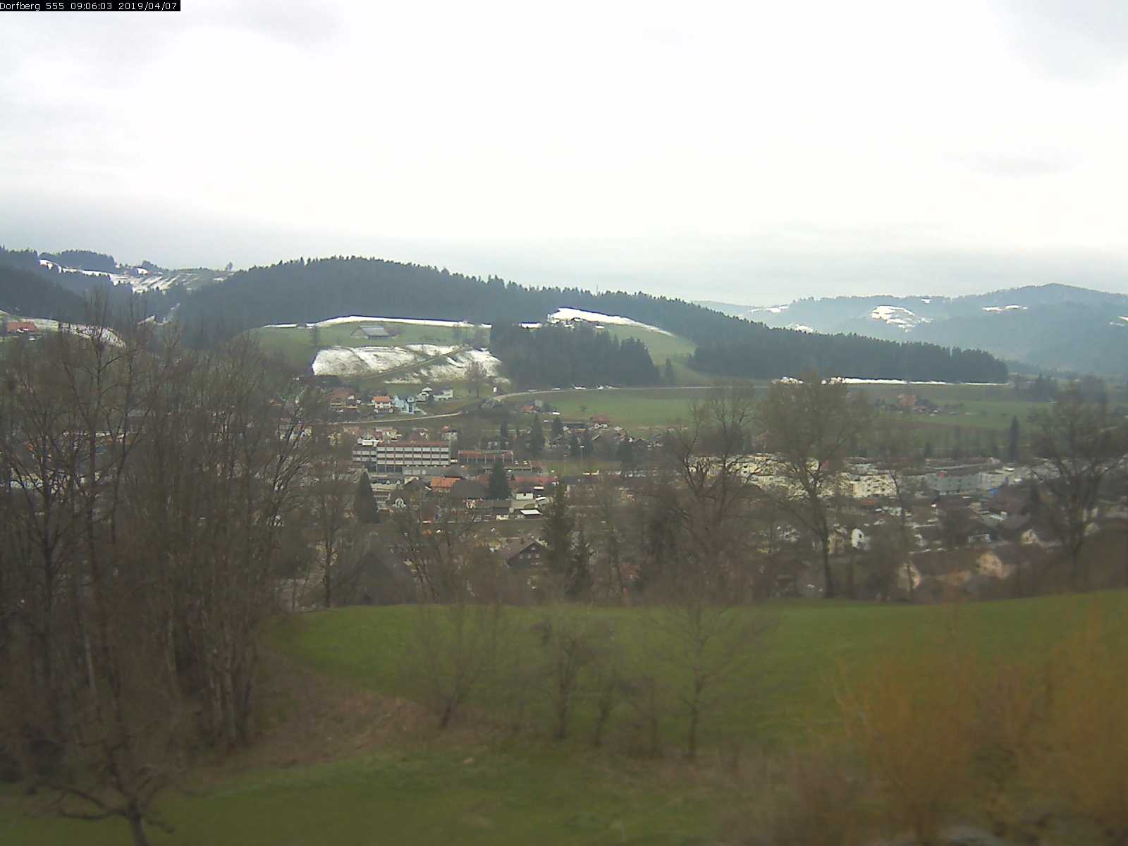 Webcam-Bild: Aussicht vom Dorfberg in Langnau 20190407-090601