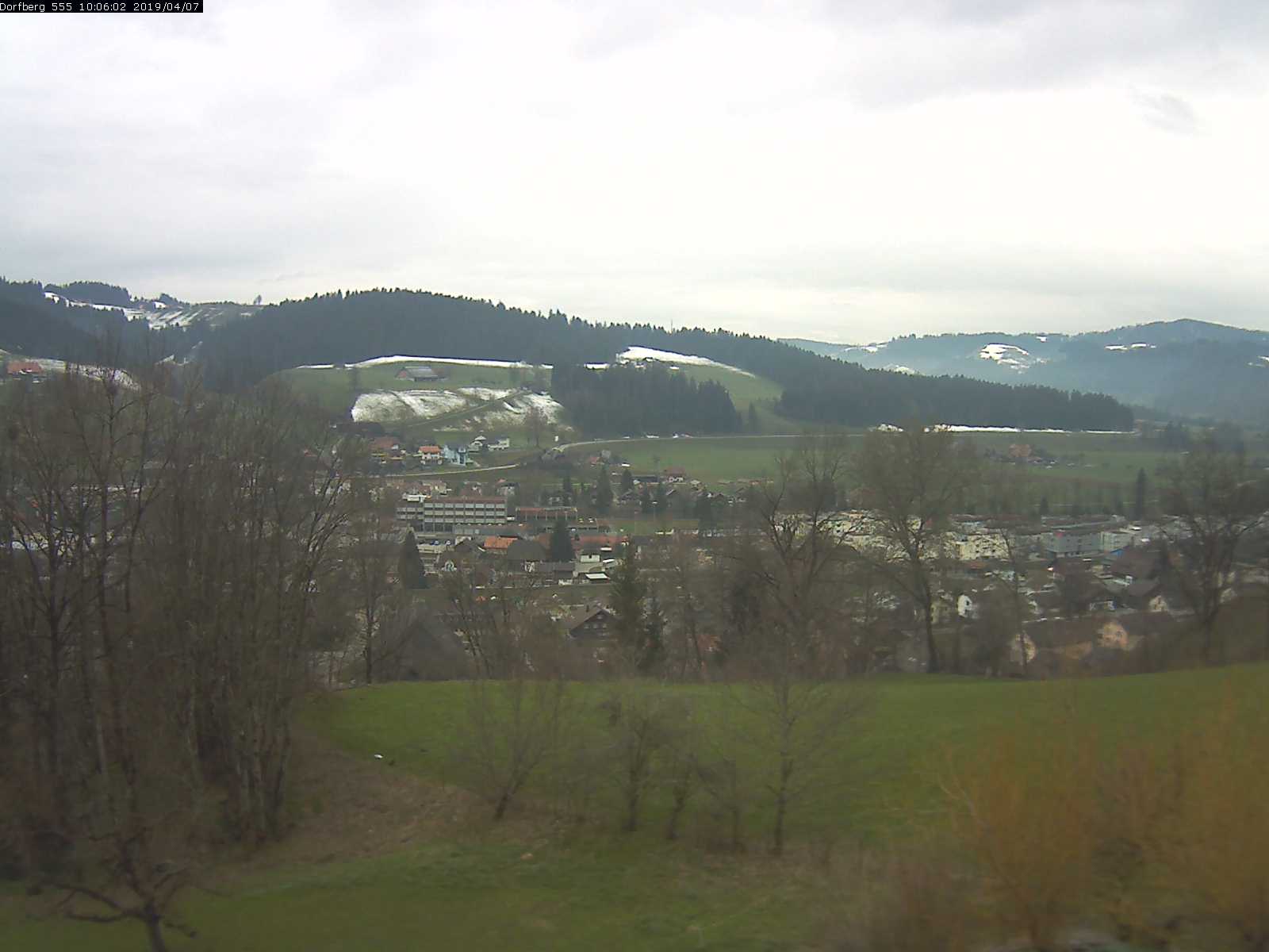 Webcam-Bild: Aussicht vom Dorfberg in Langnau 20190407-100601