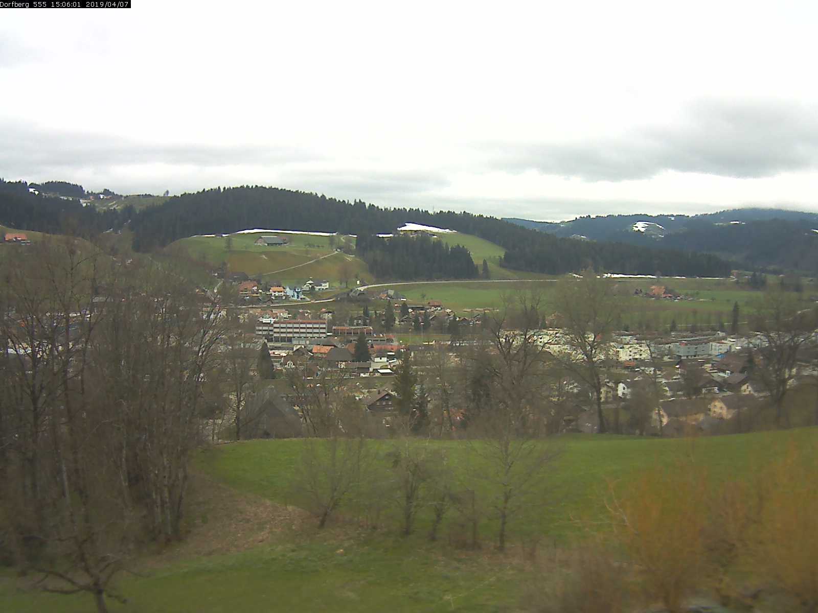 Webcam-Bild: Aussicht vom Dorfberg in Langnau 20190407-150601