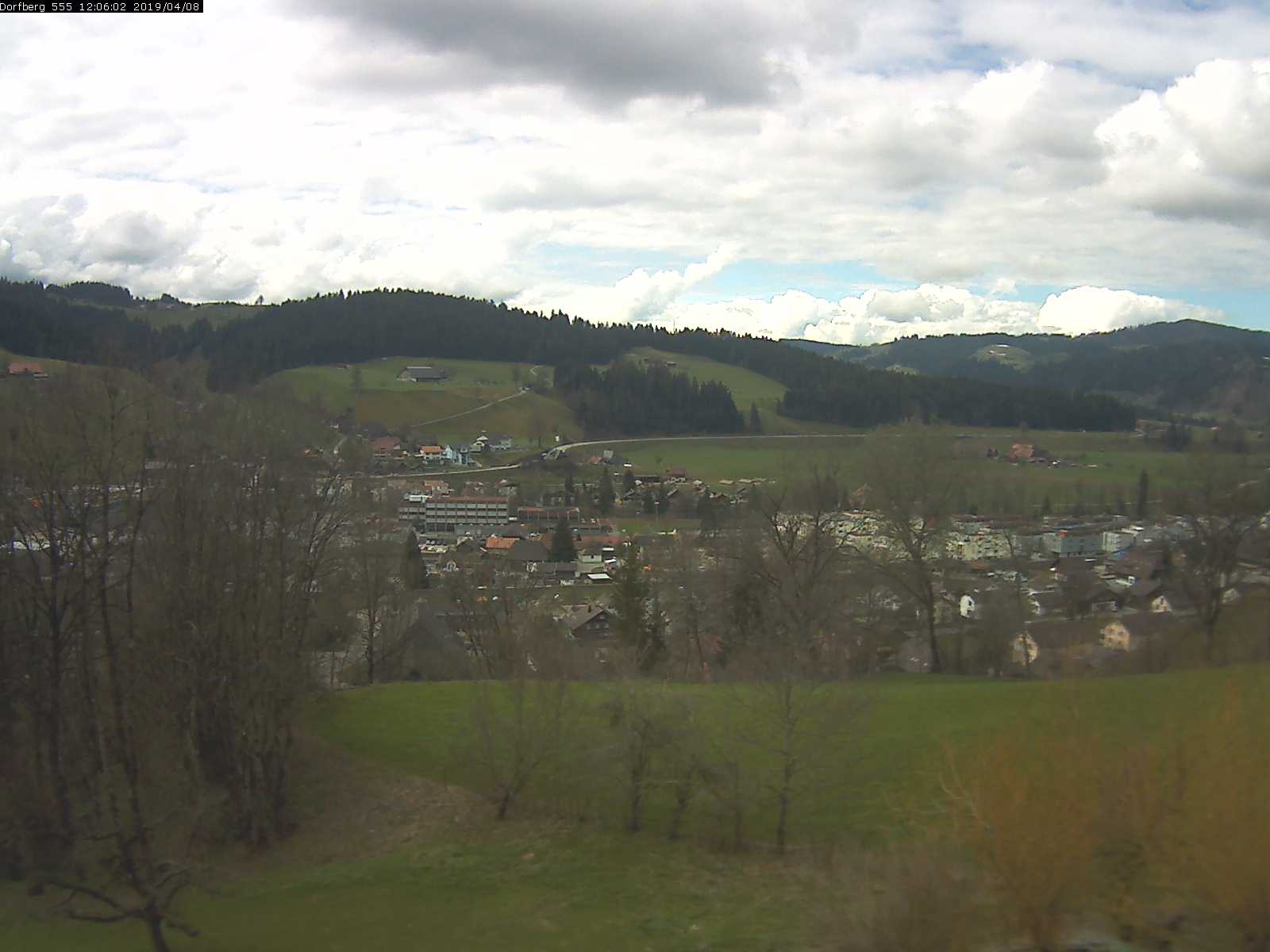 Webcam-Bild: Aussicht vom Dorfberg in Langnau 20190408-120601