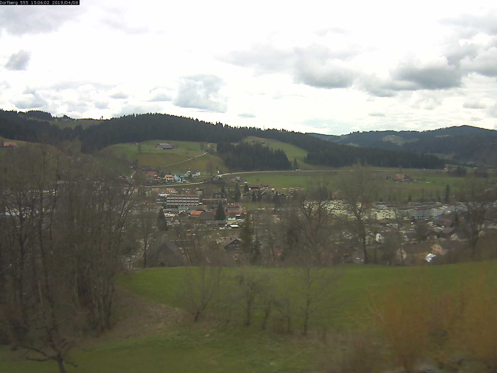 Webcam-Bild: Aussicht vom Dorfberg in Langnau 20190408-150601