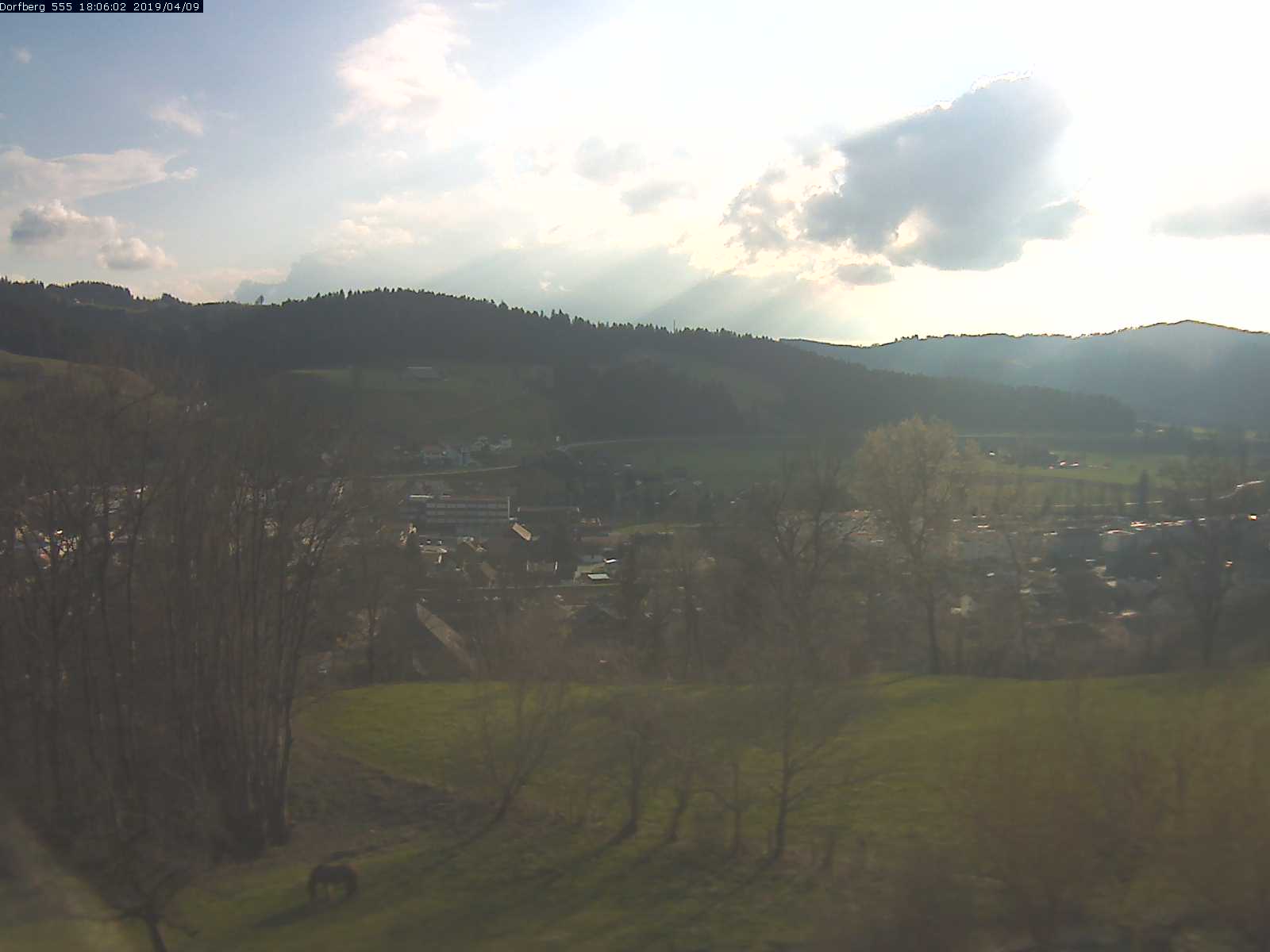 Webcam-Bild: Aussicht vom Dorfberg in Langnau 20190409-180601