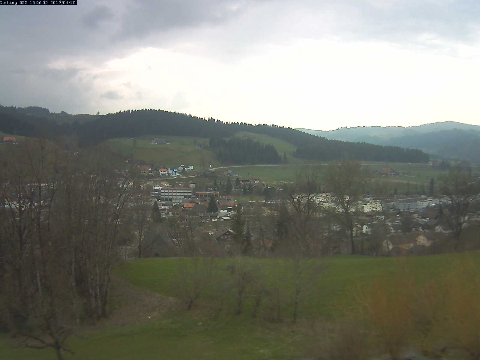 Webcam-Bild: Aussicht vom Dorfberg in Langnau 20190410-160601