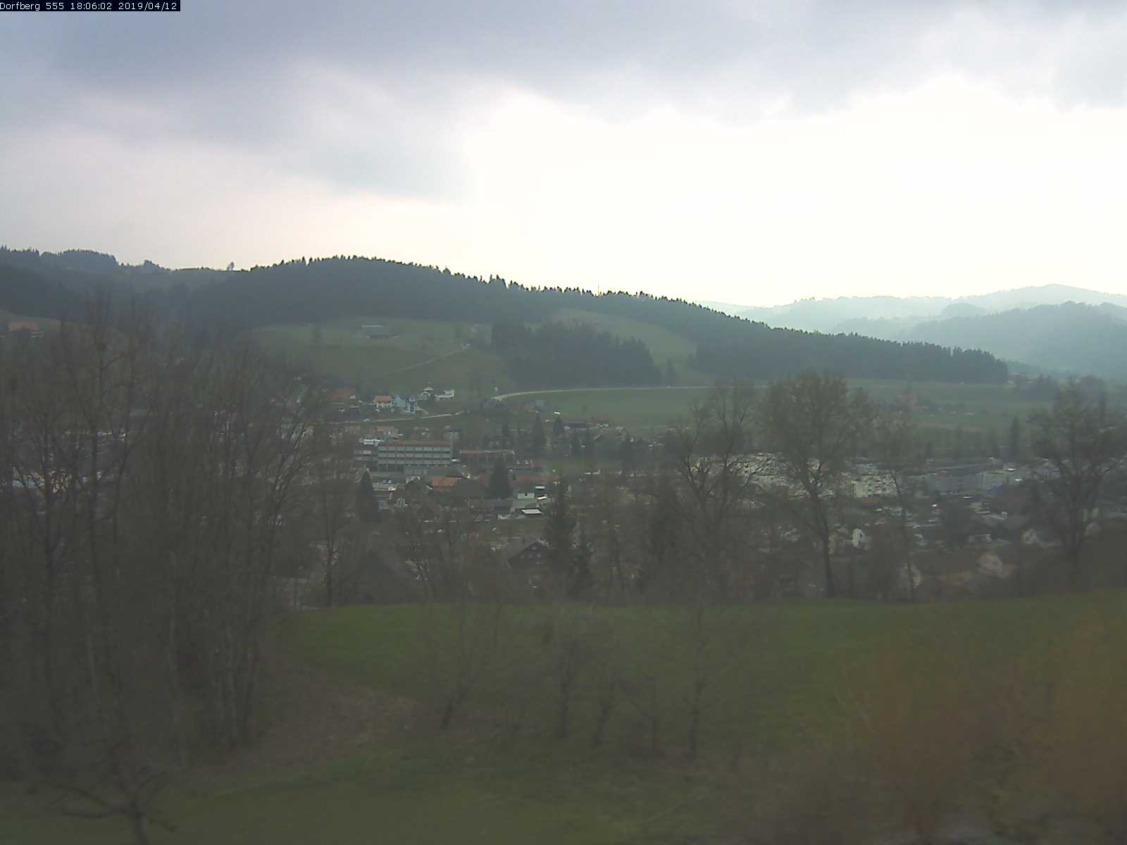 Webcam-Bild: Aussicht vom Dorfberg in Langnau 20190412-180601
