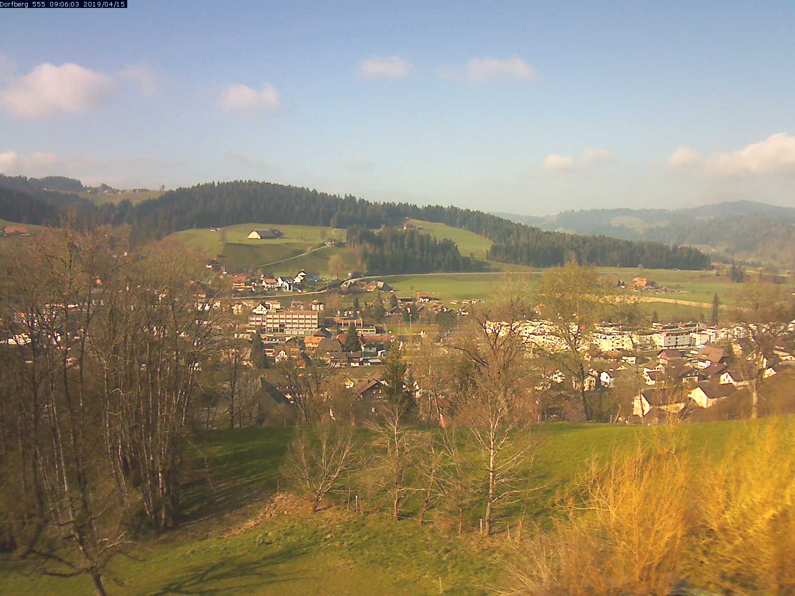Webcam-Bild: Aussicht vom Dorfberg in Langnau 20190415-090601