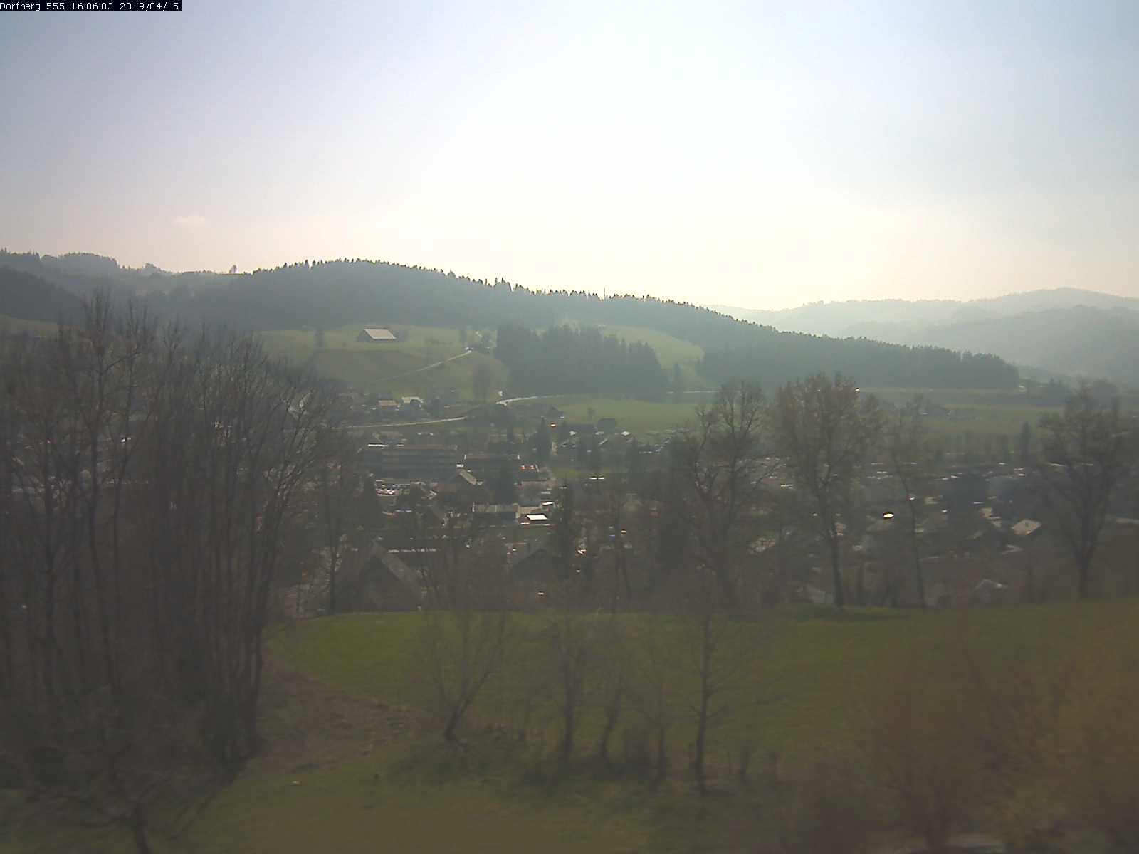 Webcam-Bild: Aussicht vom Dorfberg in Langnau 20190415-160601