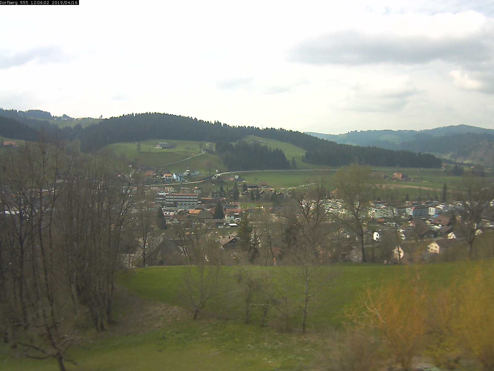 Webcam-Bild: Aussicht vom Dorfberg in Langnau 20190416-120601