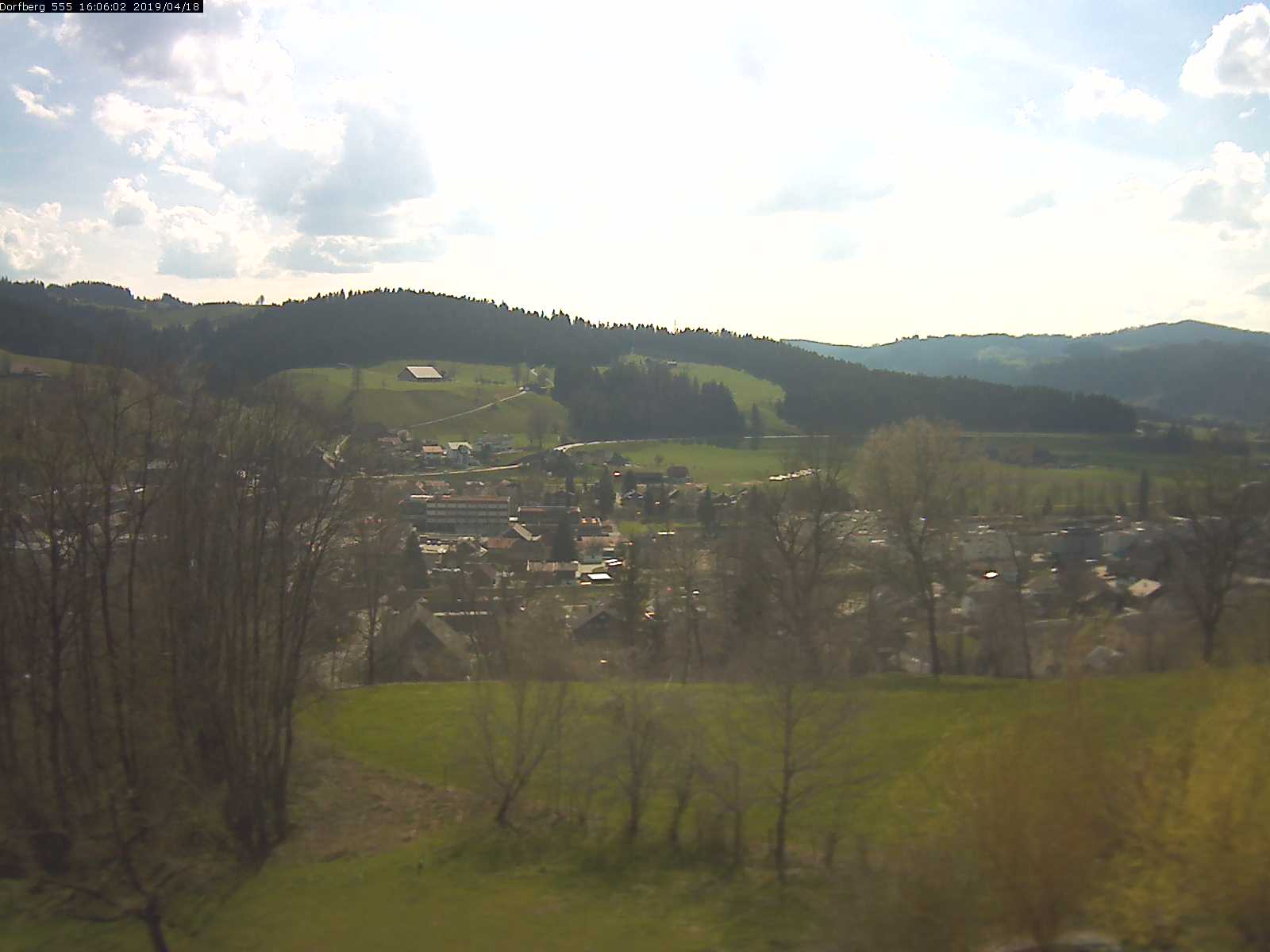 Webcam-Bild: Aussicht vom Dorfberg in Langnau 20190418-160601