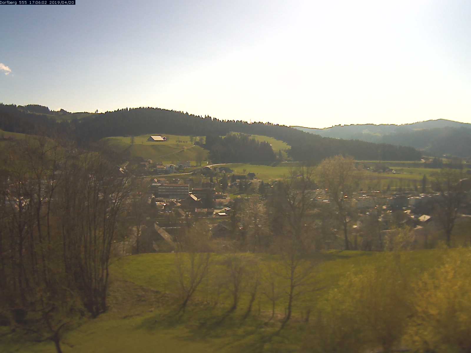 Webcam-Bild: Aussicht vom Dorfberg in Langnau 20190420-170601